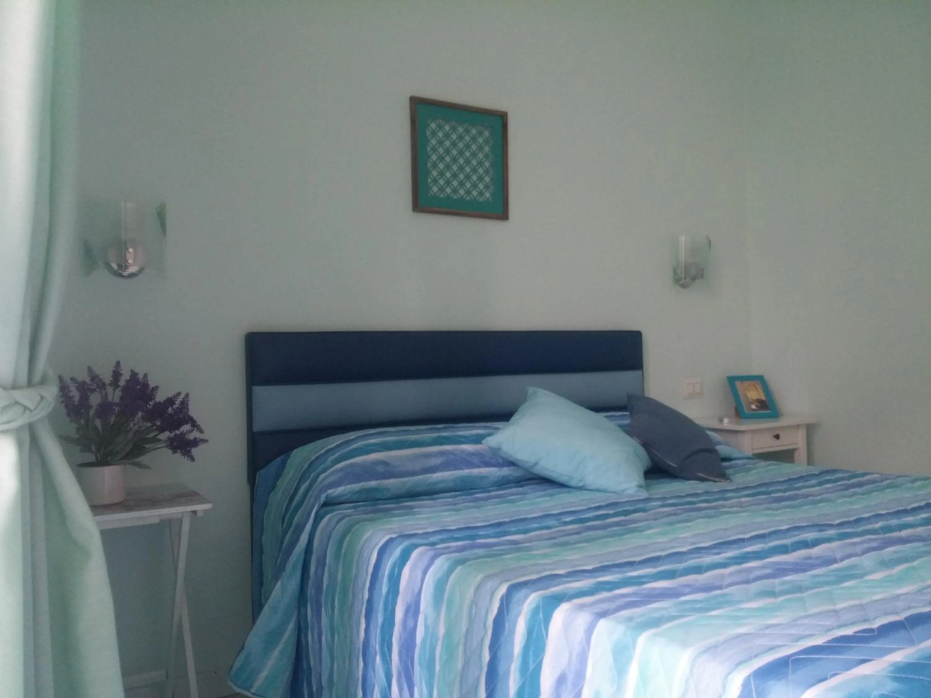 Decorative detail, Bed in Viaggio a Napoli B&B