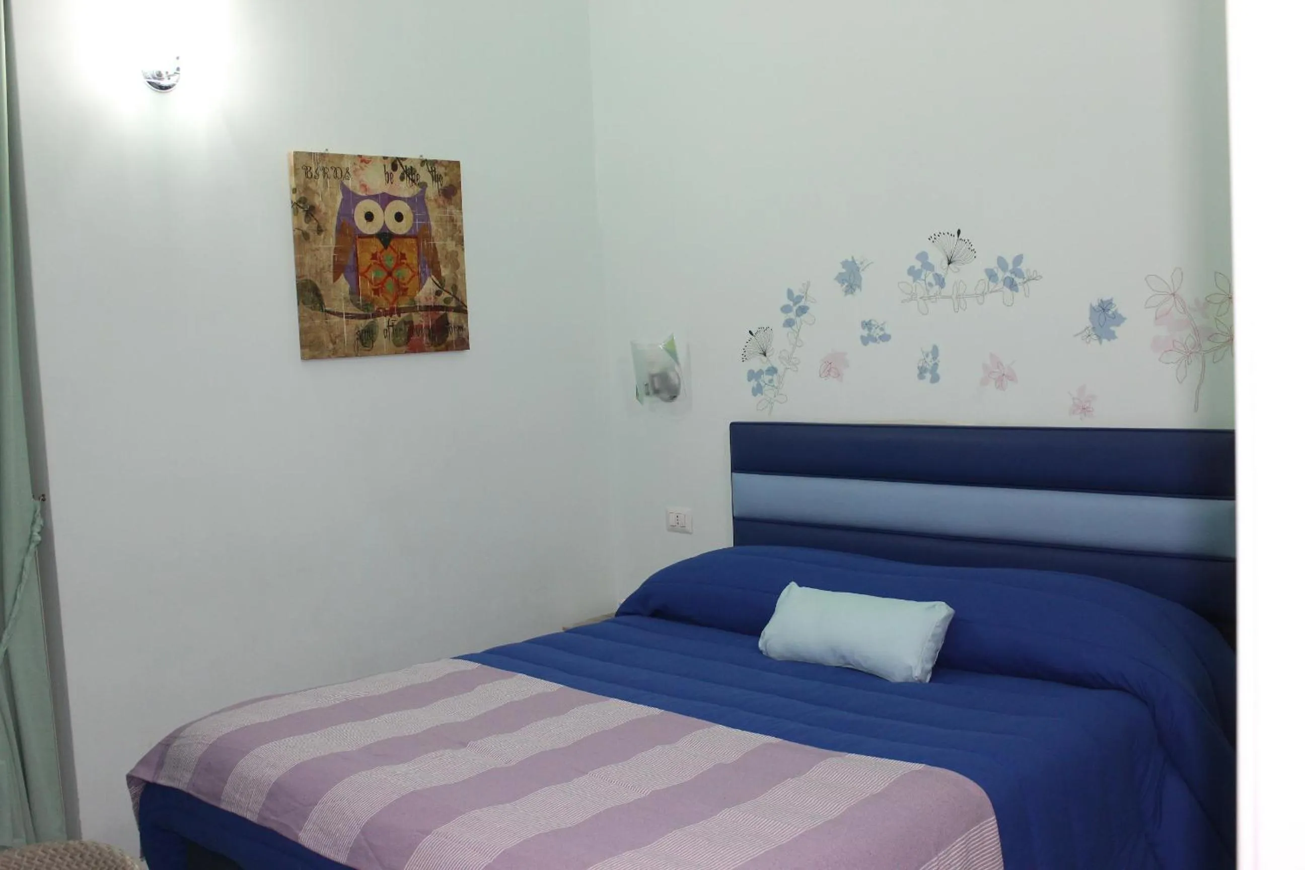 Bedroom, Bed in Viaggio a Napoli B&B