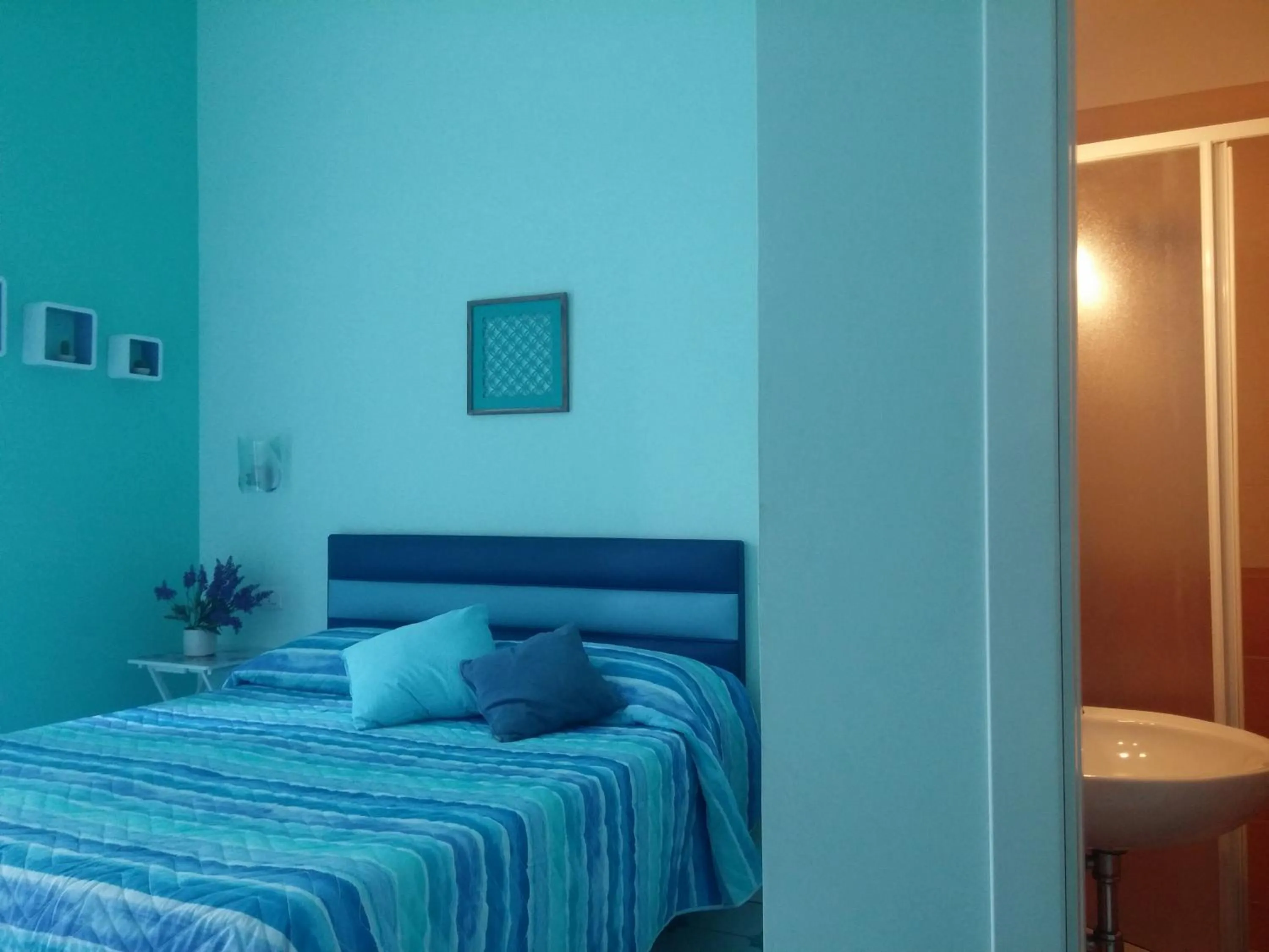 Photo of the whole room, Bed in Viaggio a Napoli B&B