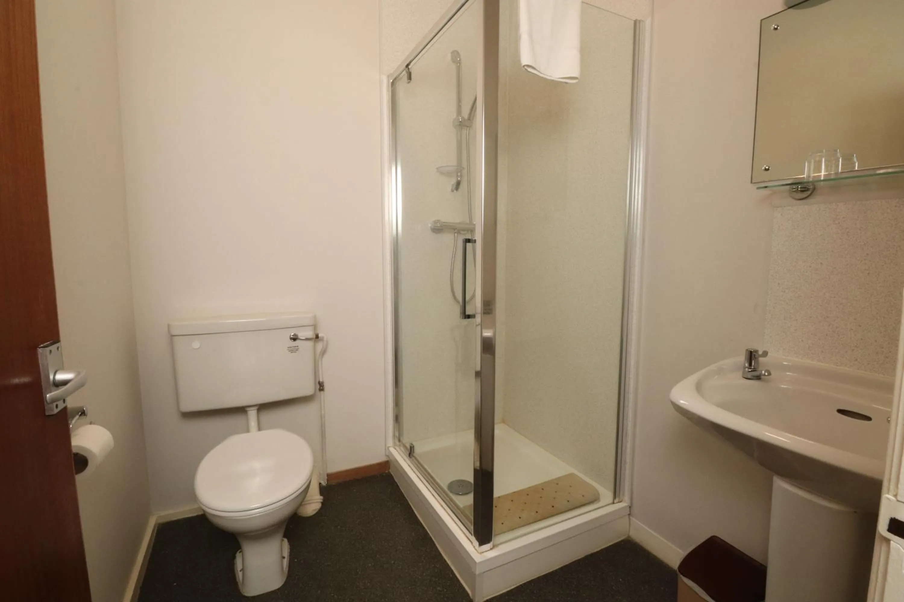 Shower in The Esplanade Hotel