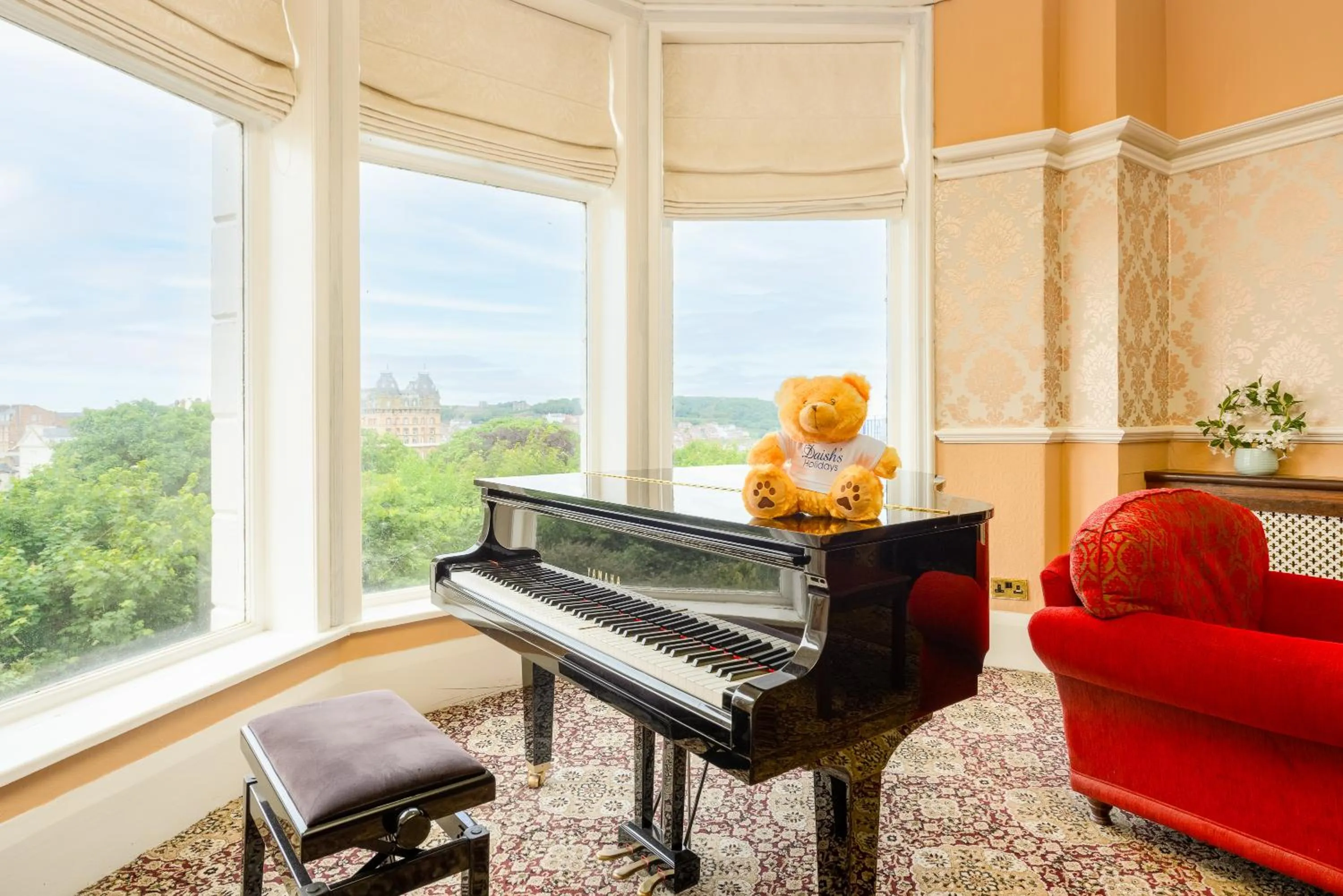 Communal lounge/ TV room in The Esplanade Hotel