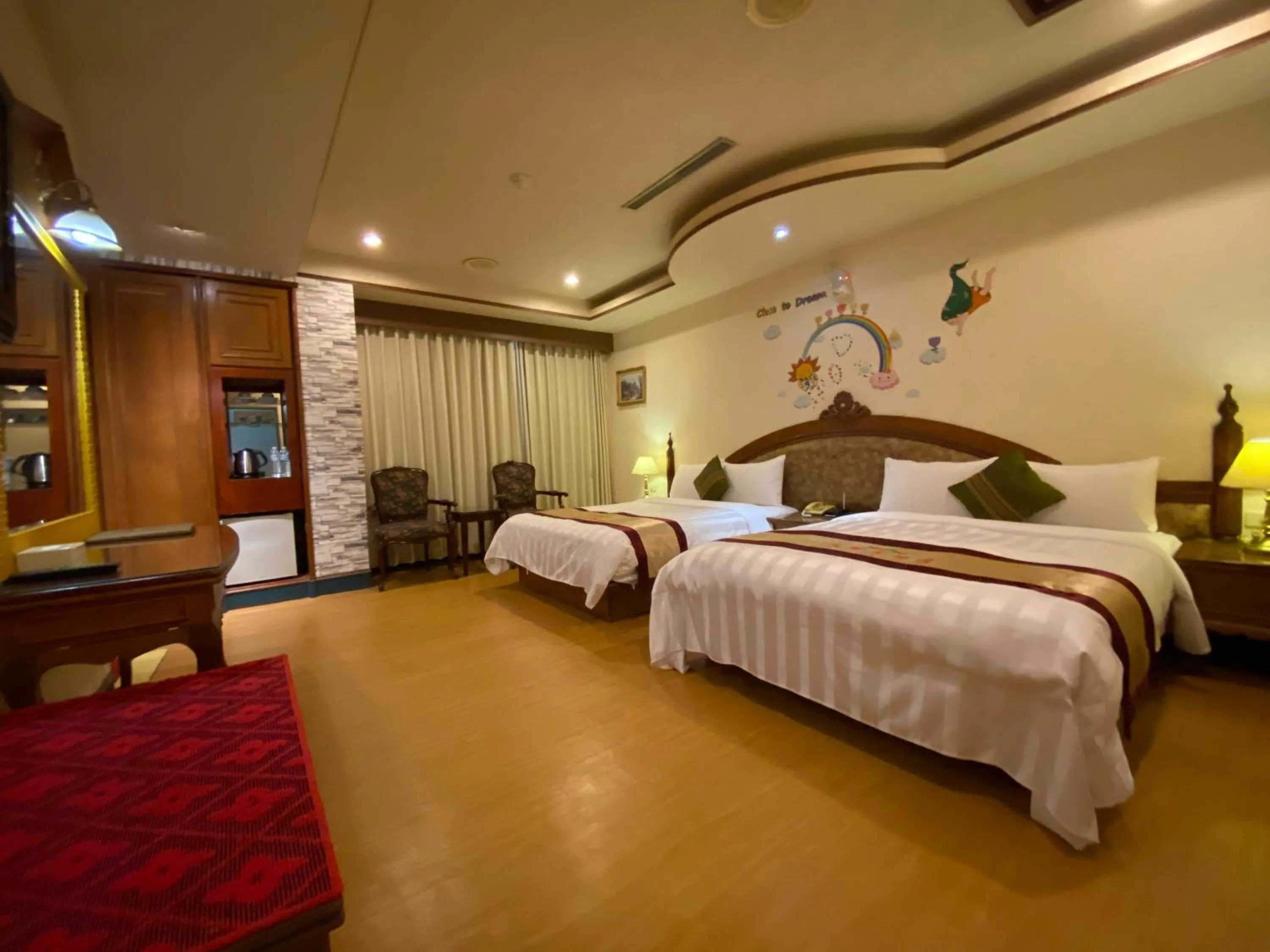 Photo of the whole room, Bed in Wenpin Hotel - Pier 2