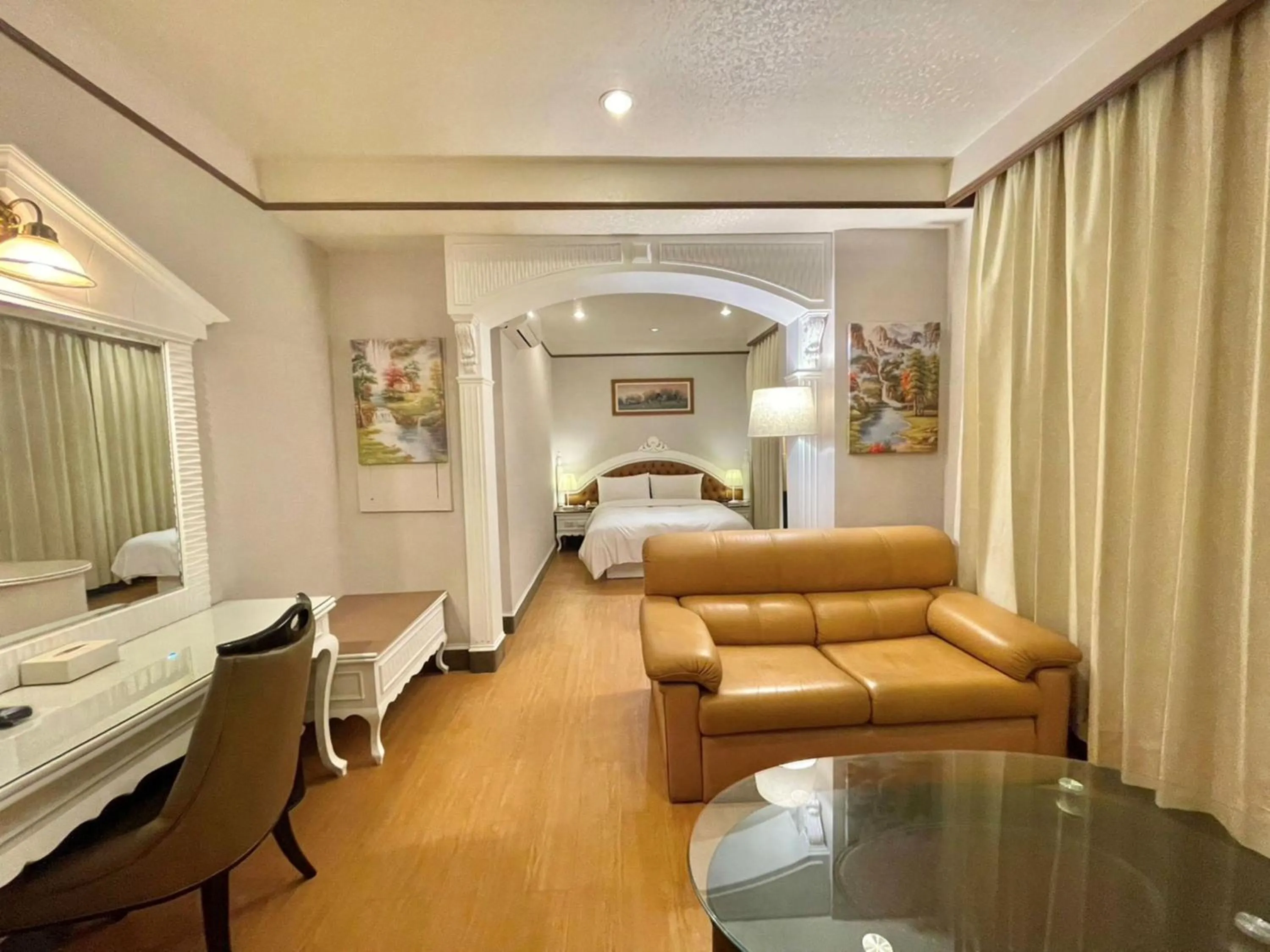 Photo of the whole room, Bed in Wenpin Hotel - Pier 2