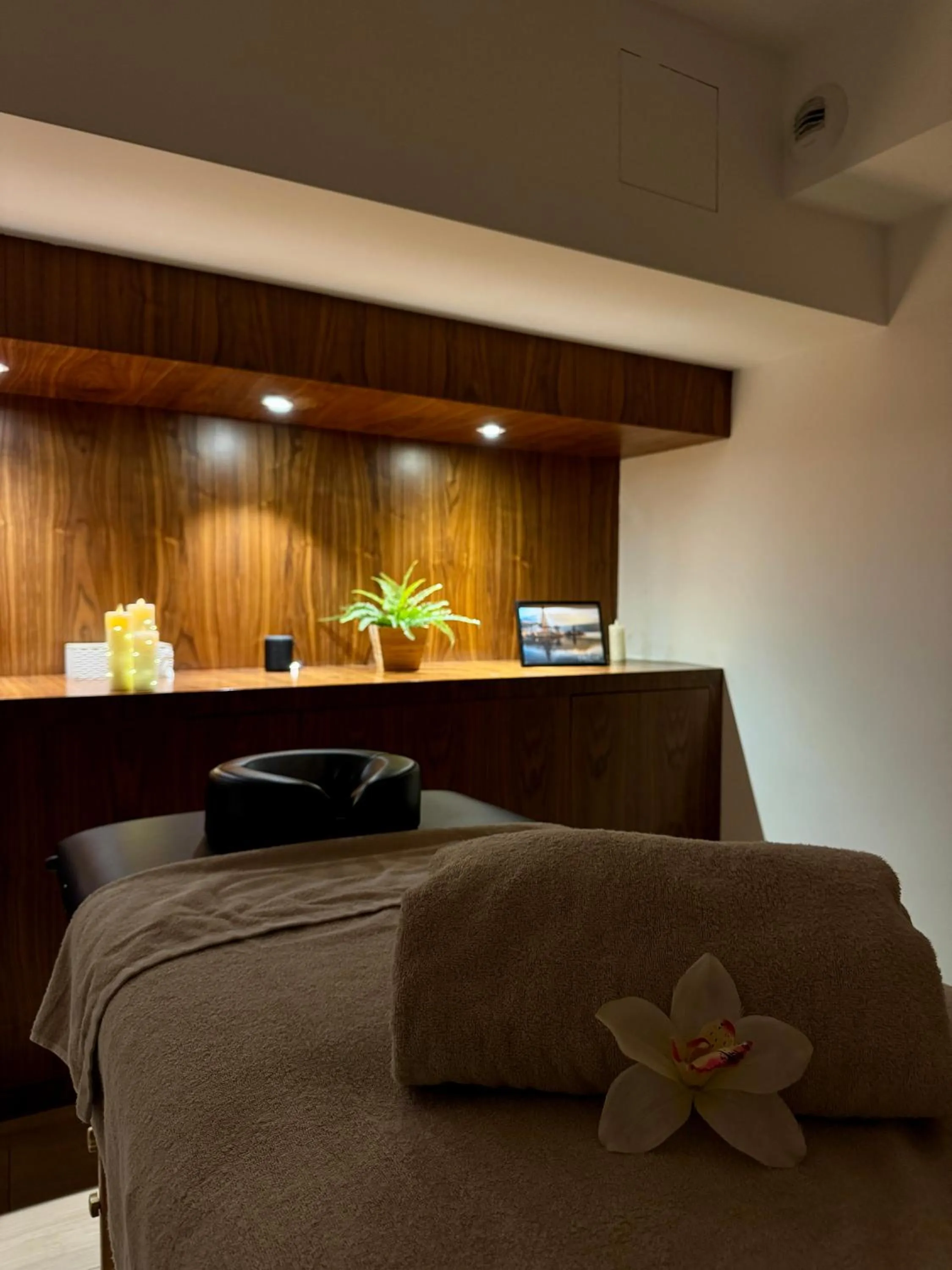Massage, Bed in Hotel Restaurant La Vague de Saint Paul