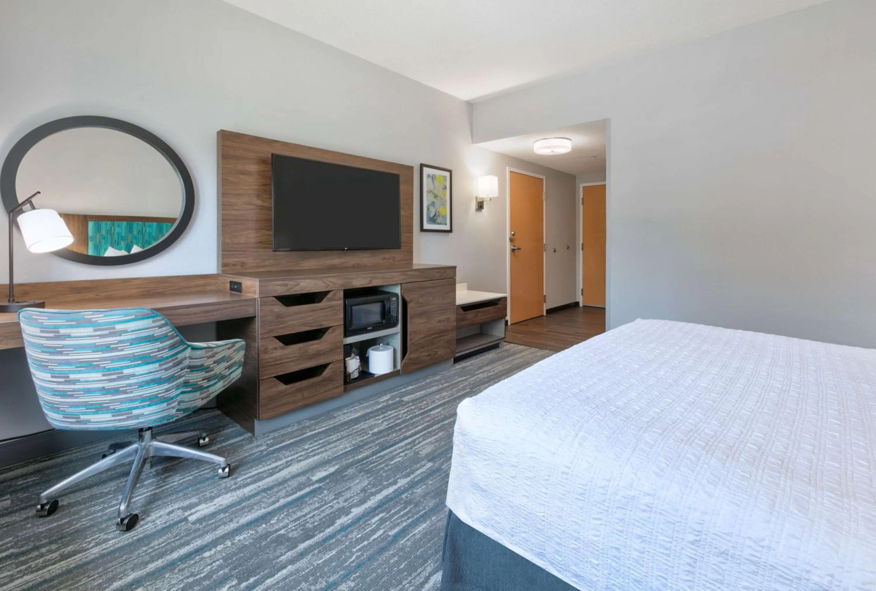 Bedroom, Bed in Hampton Inn Santa Cruz