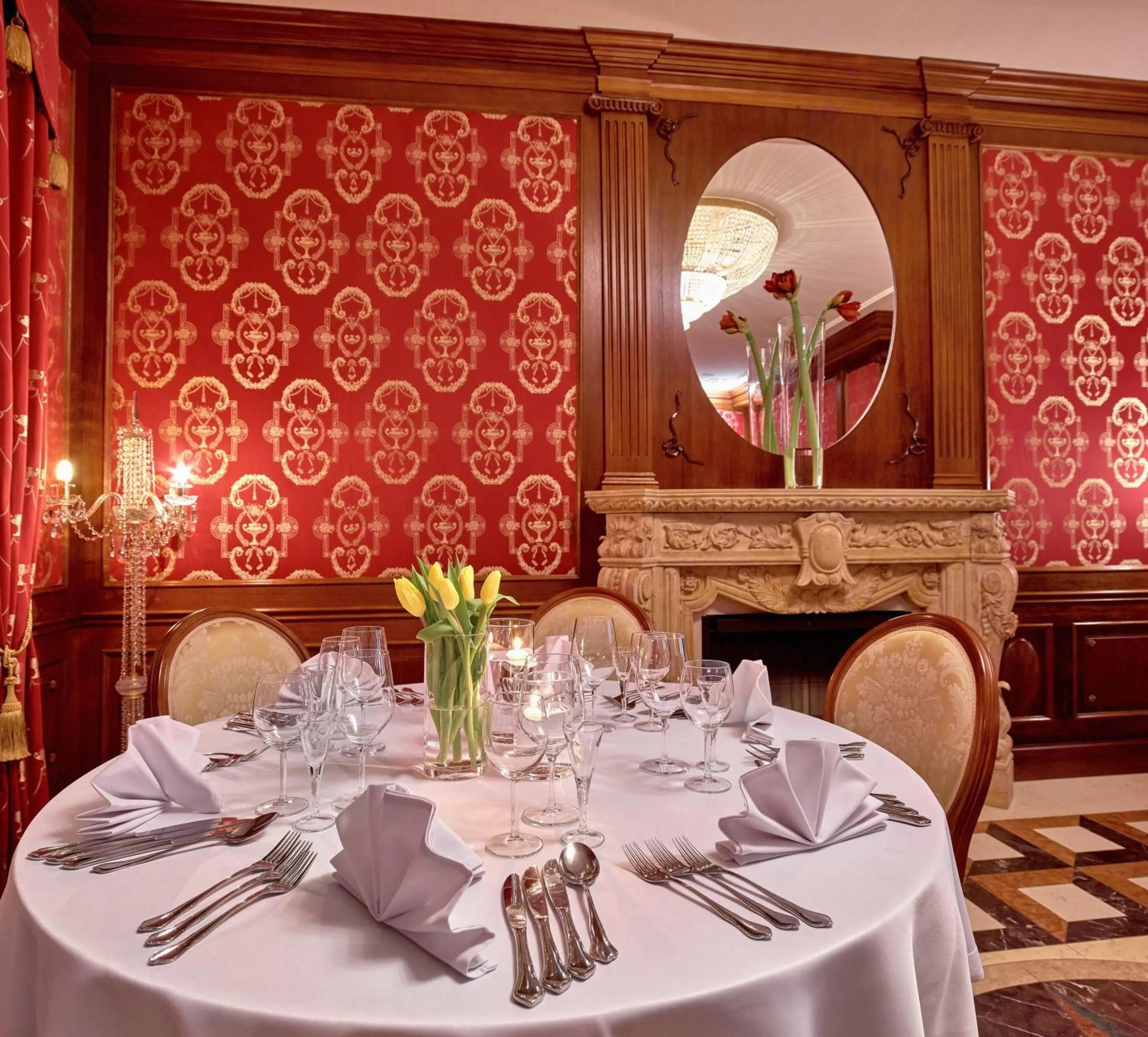 Communal lounge/ TV room in Hotel Koronny