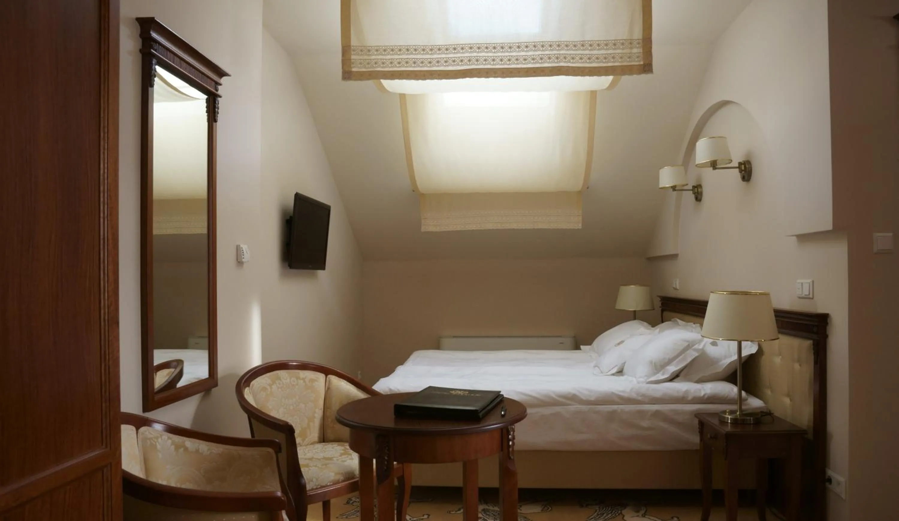 Bed in Hotel Koronny