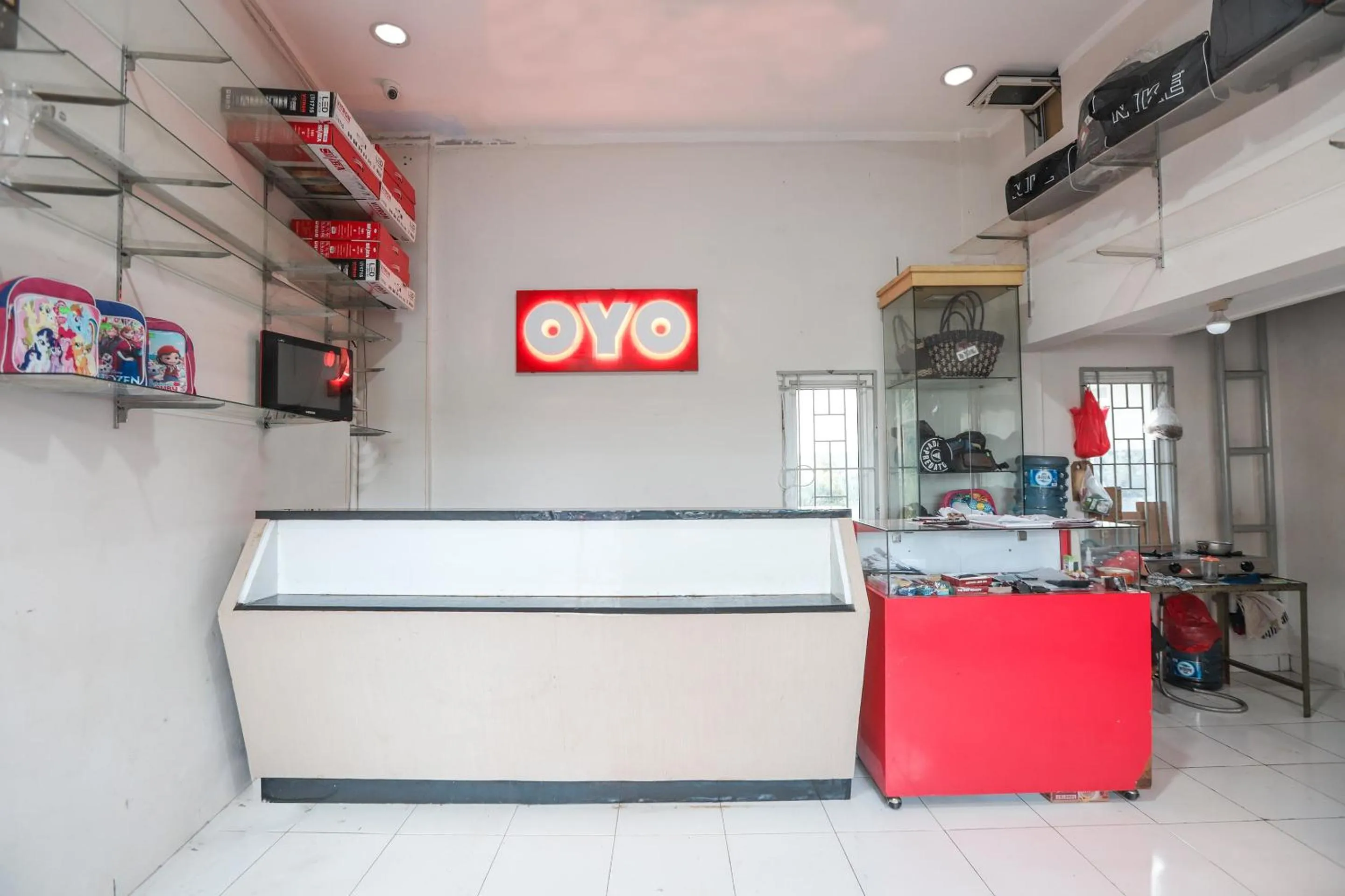 Lobby or reception in Hotel O Alfa Guest House