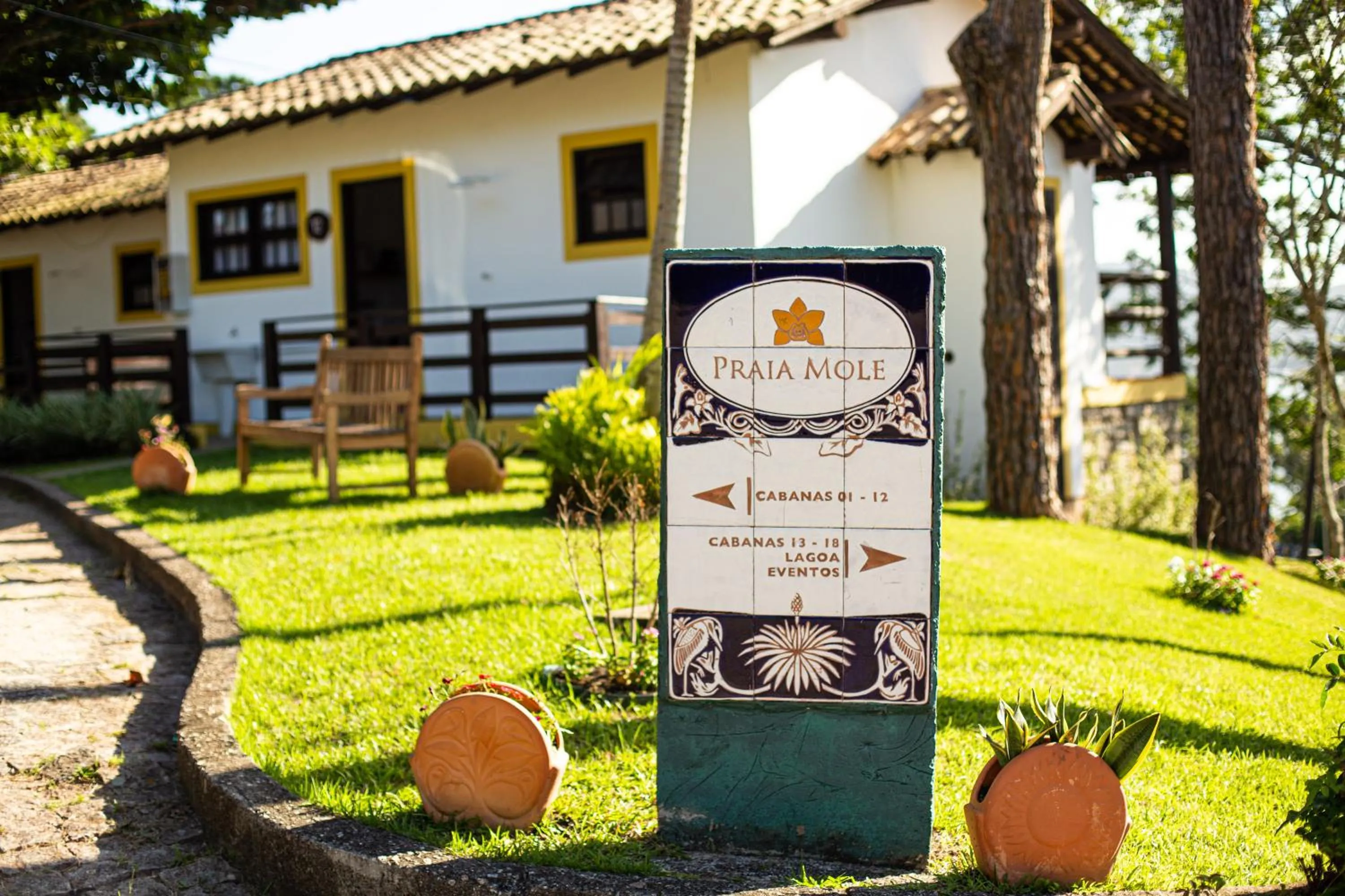 Property logo or sign in Pousada Cabanas da Praia Mole