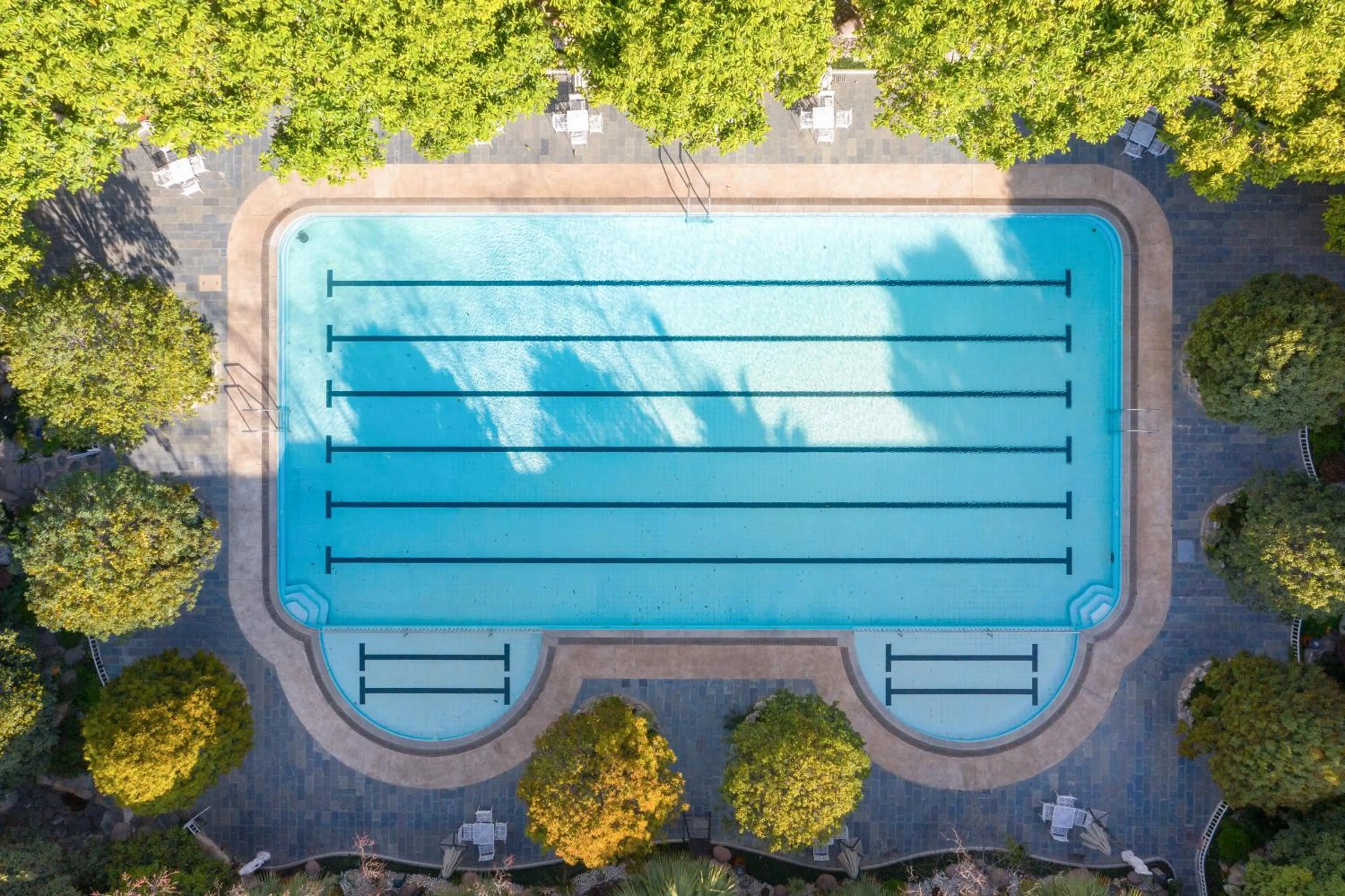 Swimming pool in Yun'an Huidu Hotel