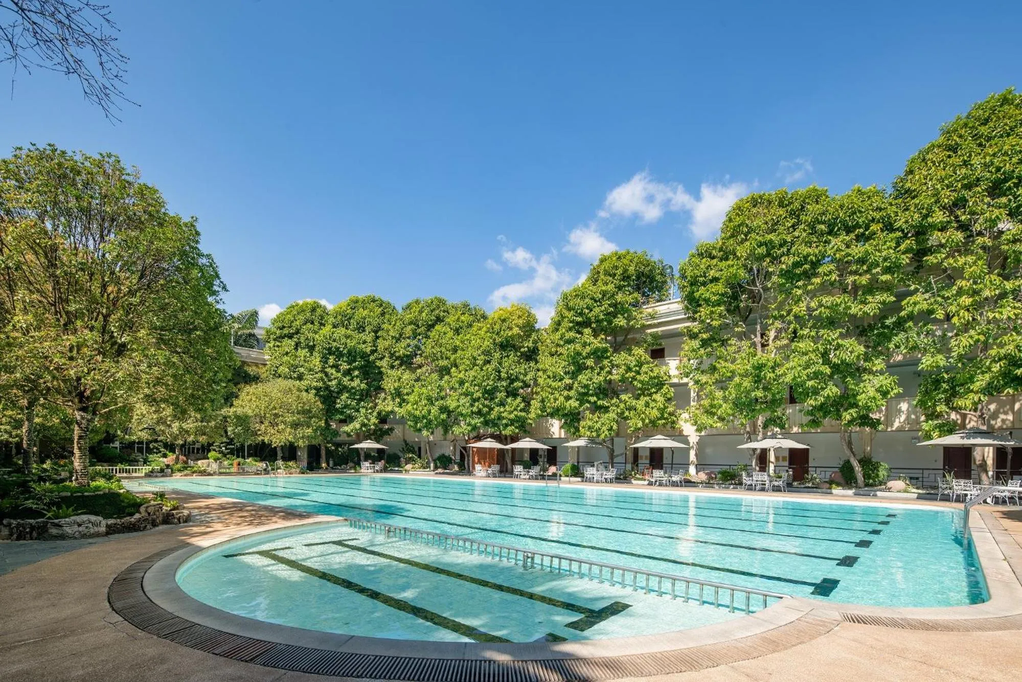 Swimming pool in Yun'an Huidu Hotel