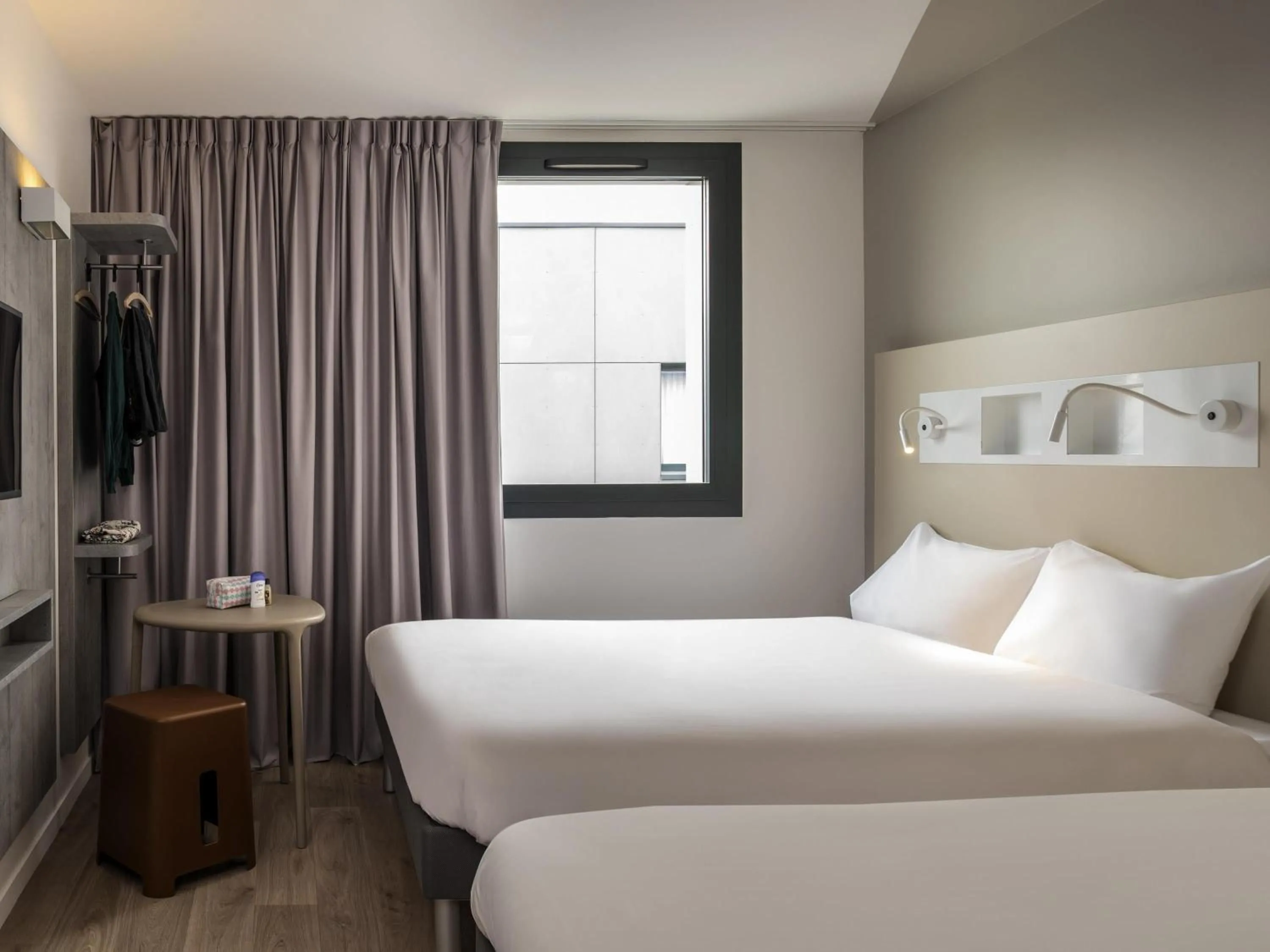 Bedroom, Bed in ibis budget Gonesse Le Bourget