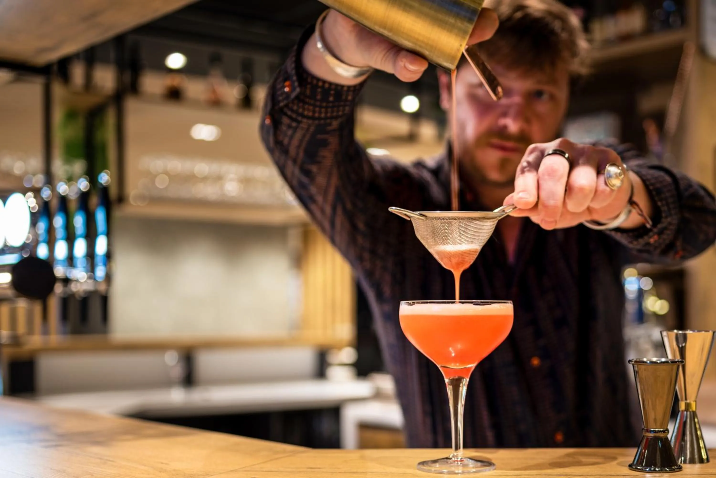 Lounge or bar in ibis budget Gonesse Le Bourget