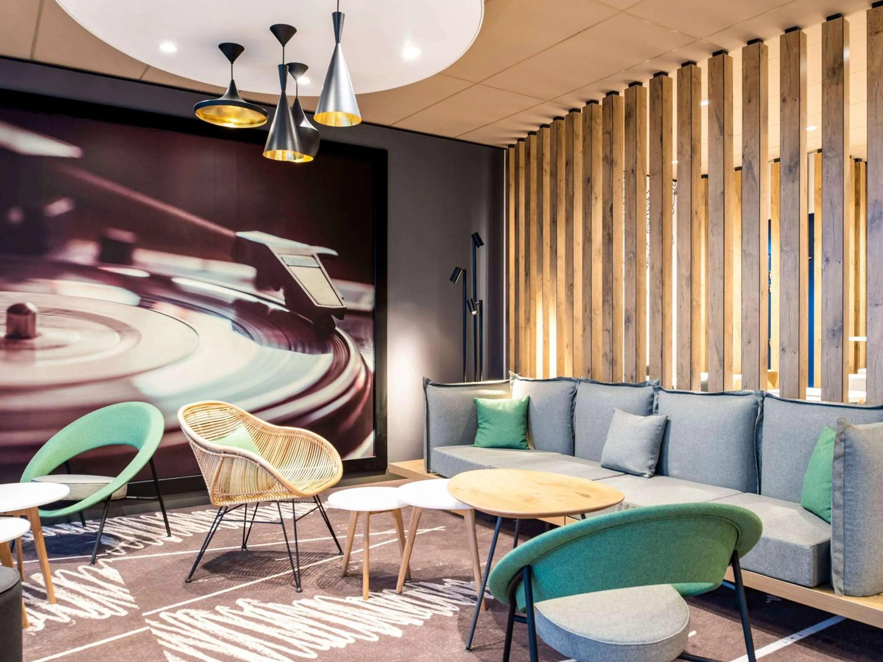 Lounge or bar in ibis Gonesse Le Bourget