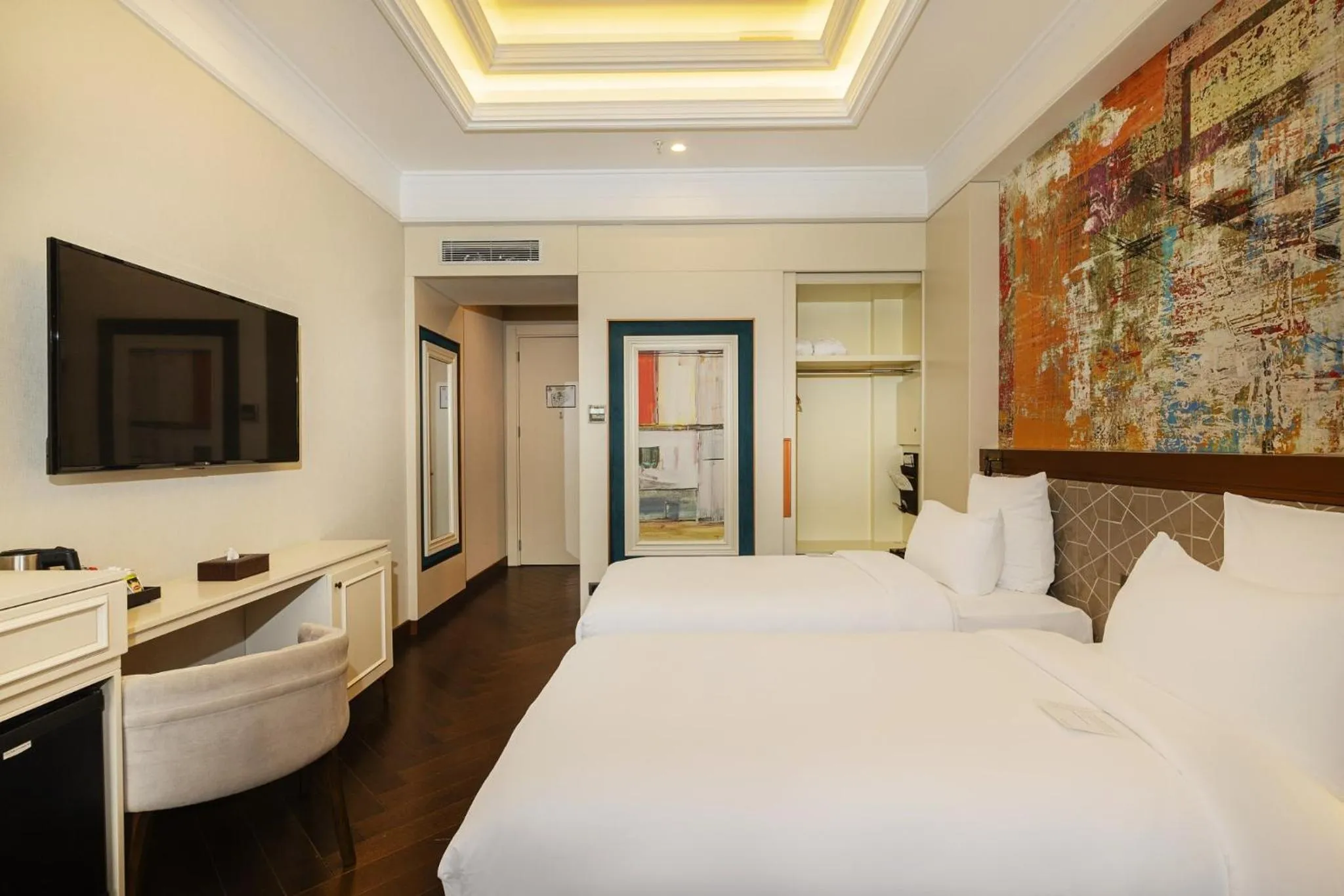 Photo of the whole room, Bed in Mercure Istanbul Sirkeci