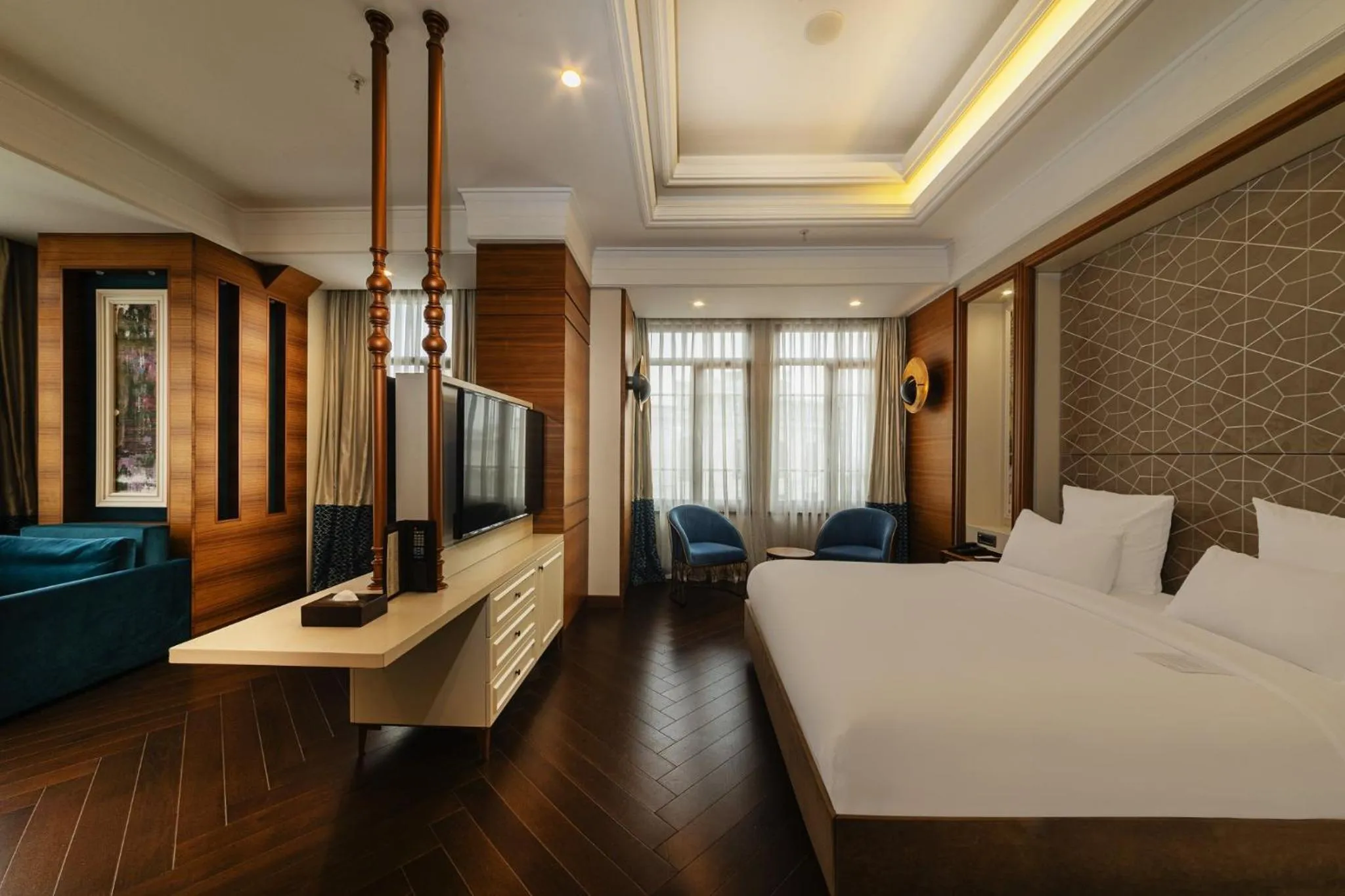 Photo of the whole room in Mercure Istanbul Sirkeci