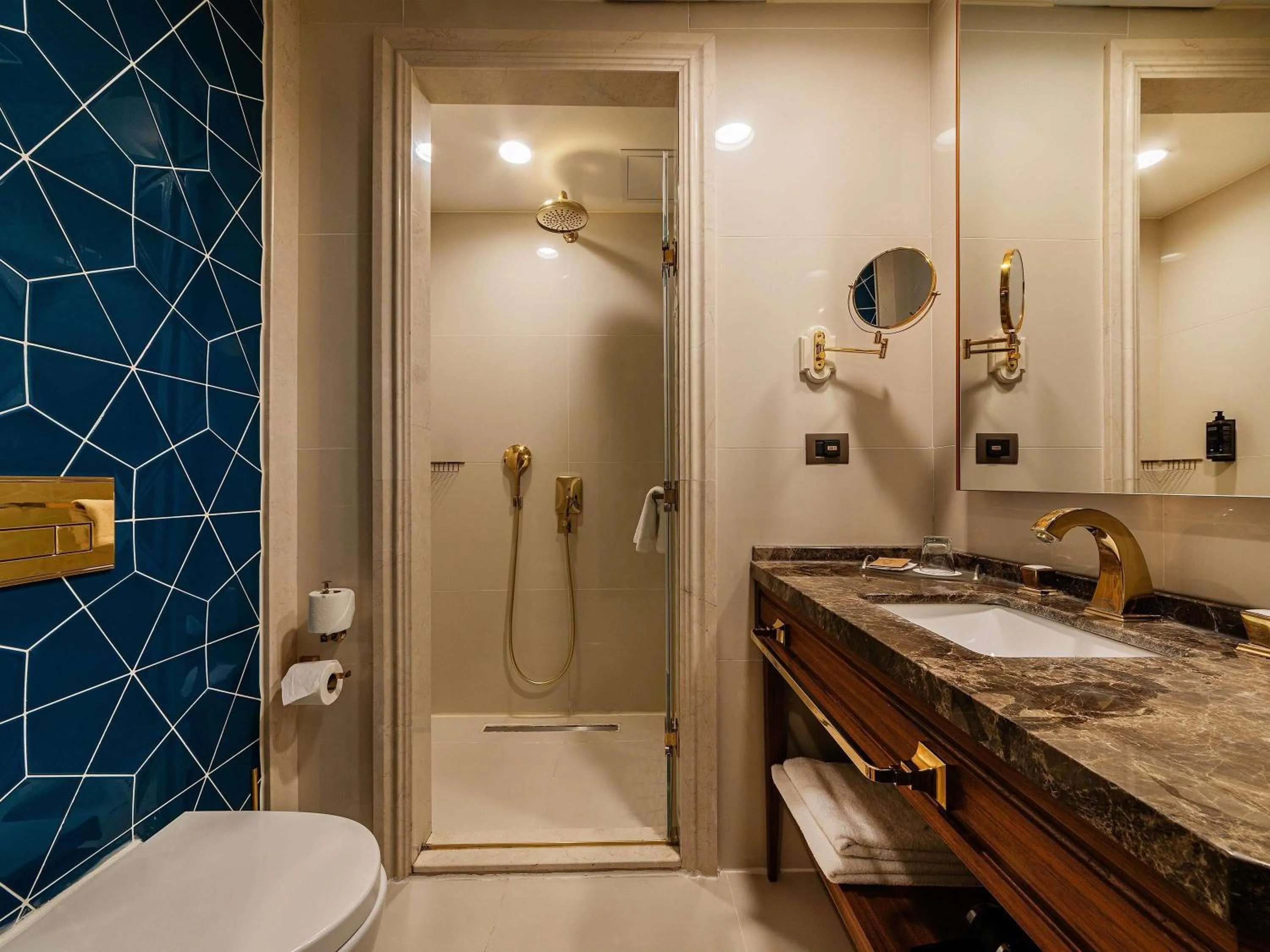 Bedroom in Mercure Istanbul Sirkeci