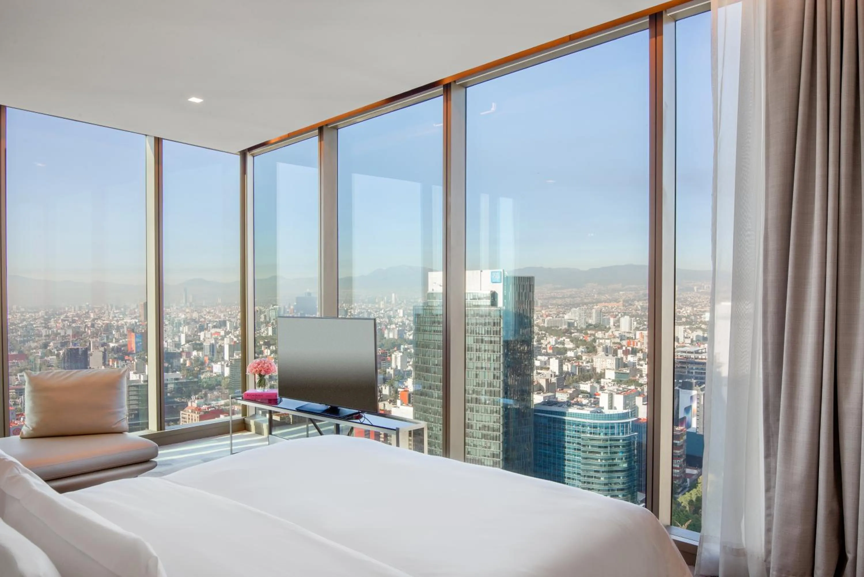 View (from property/room), Bed in Sofitel Mexico City Reforma