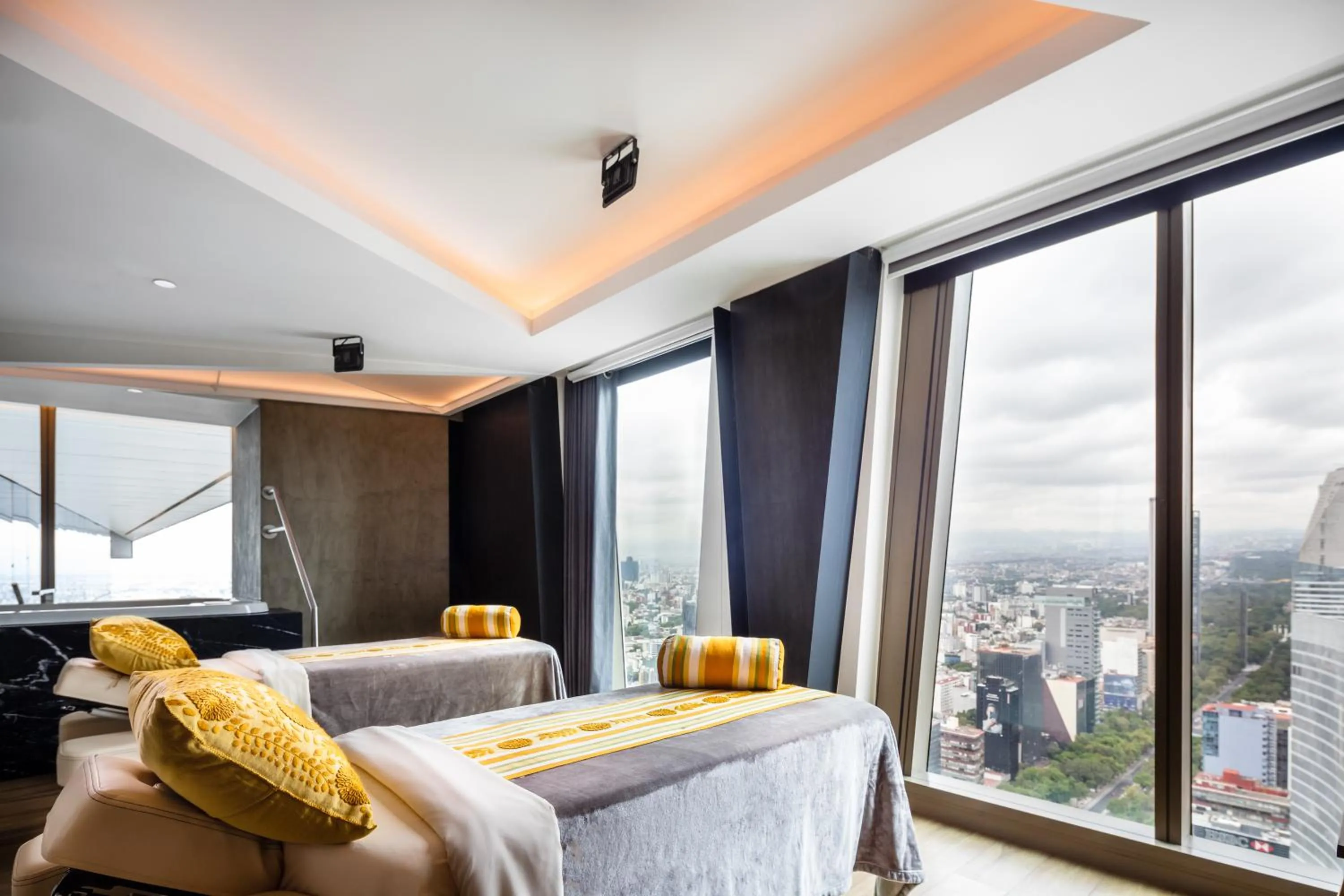 Spa and wellness centre/facilities, Bed in Sofitel Mexico City Reforma