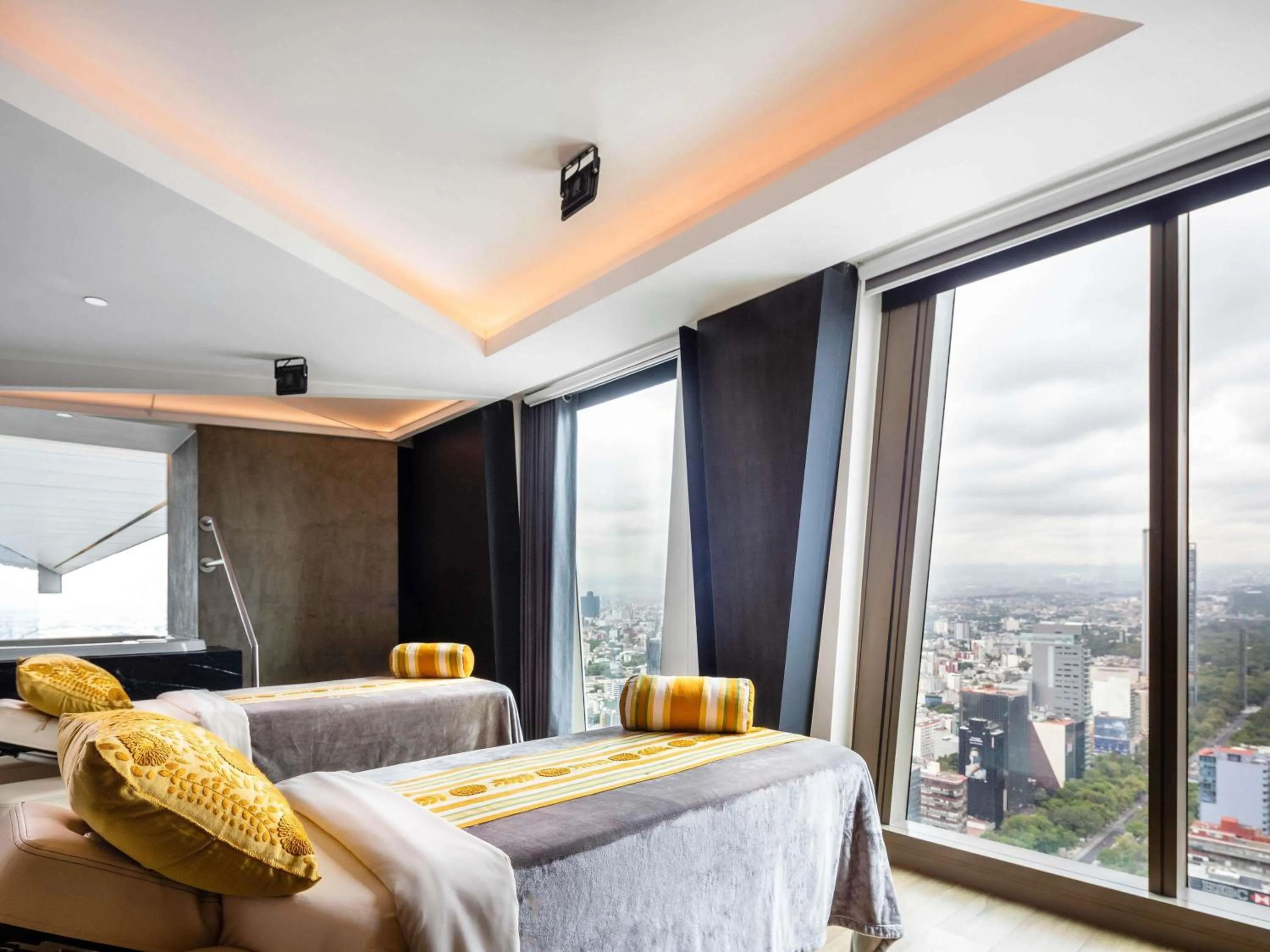 Spa and wellness centre/facilities, Bed in Sofitel Mexico City Reforma