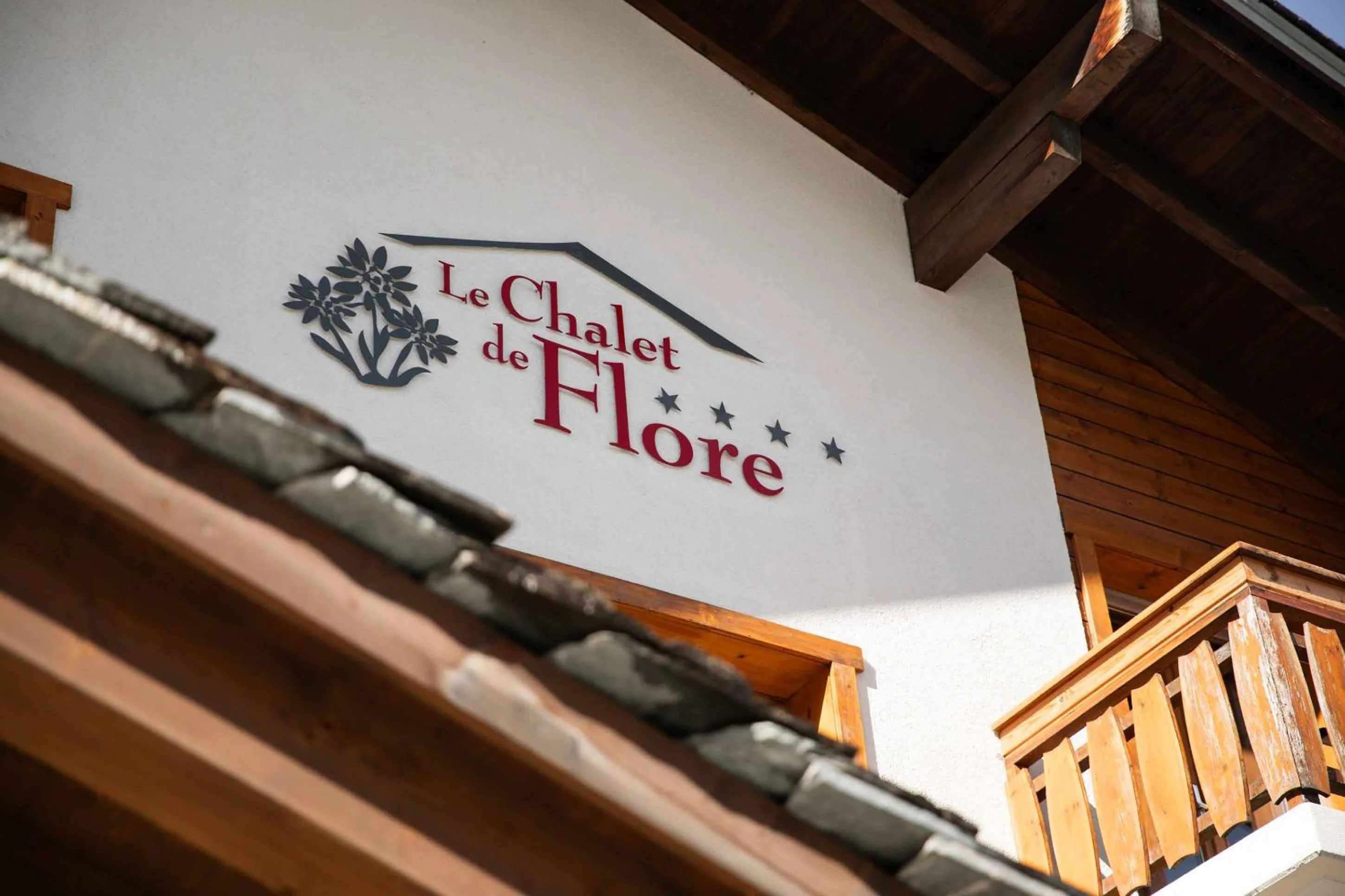 Property building in Le Chalet de Flore