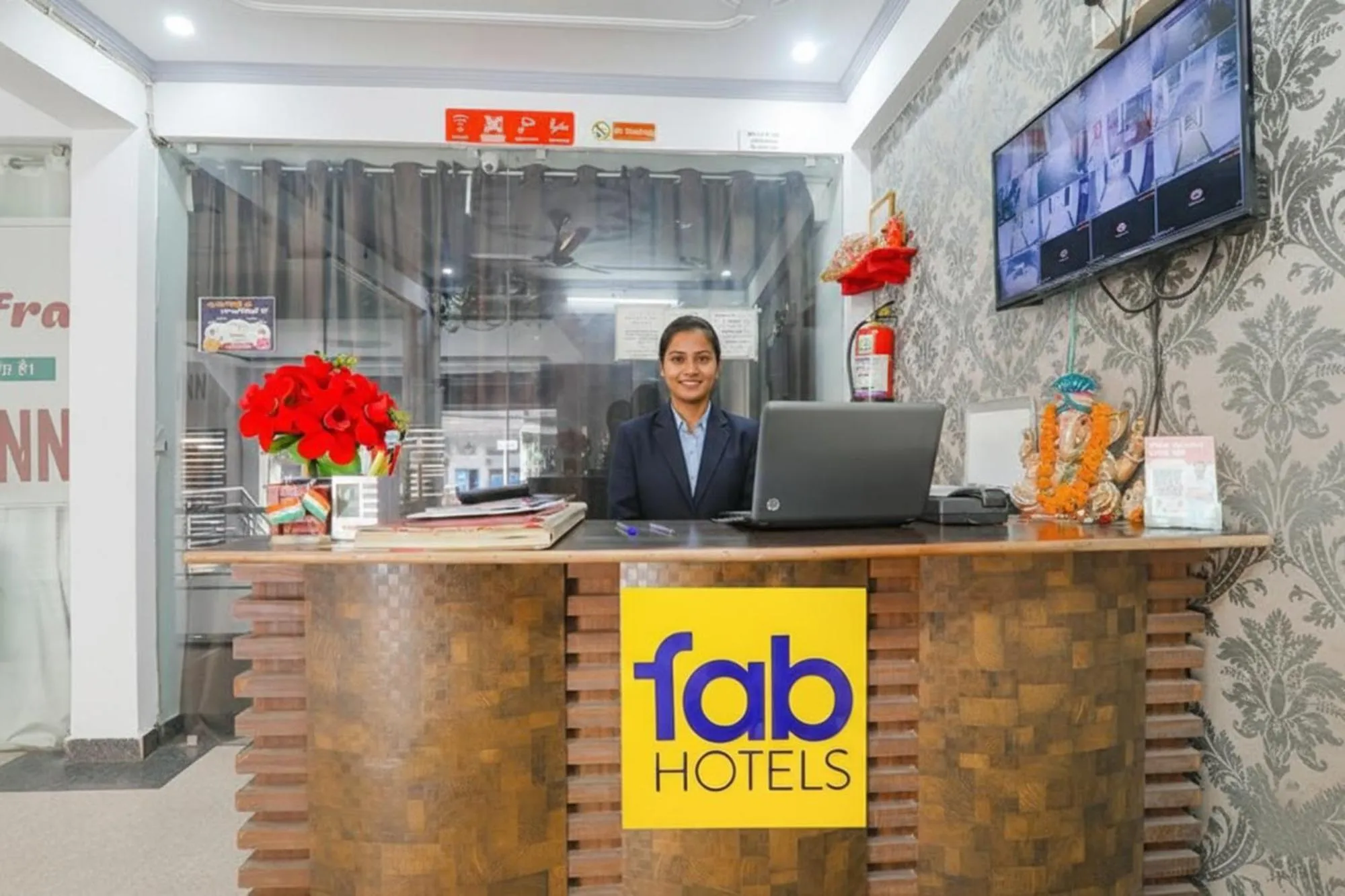 Lobby or reception in FabHotel Triveni