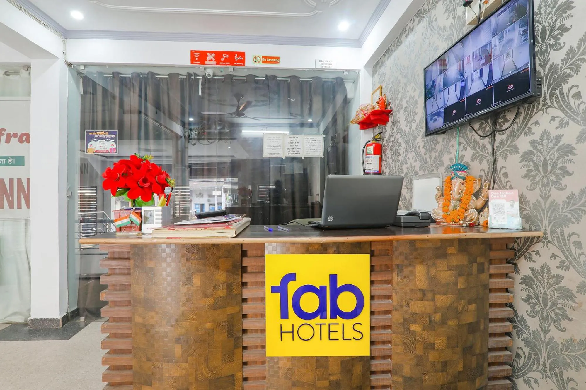 Lobby or reception in FabHotel Triveni