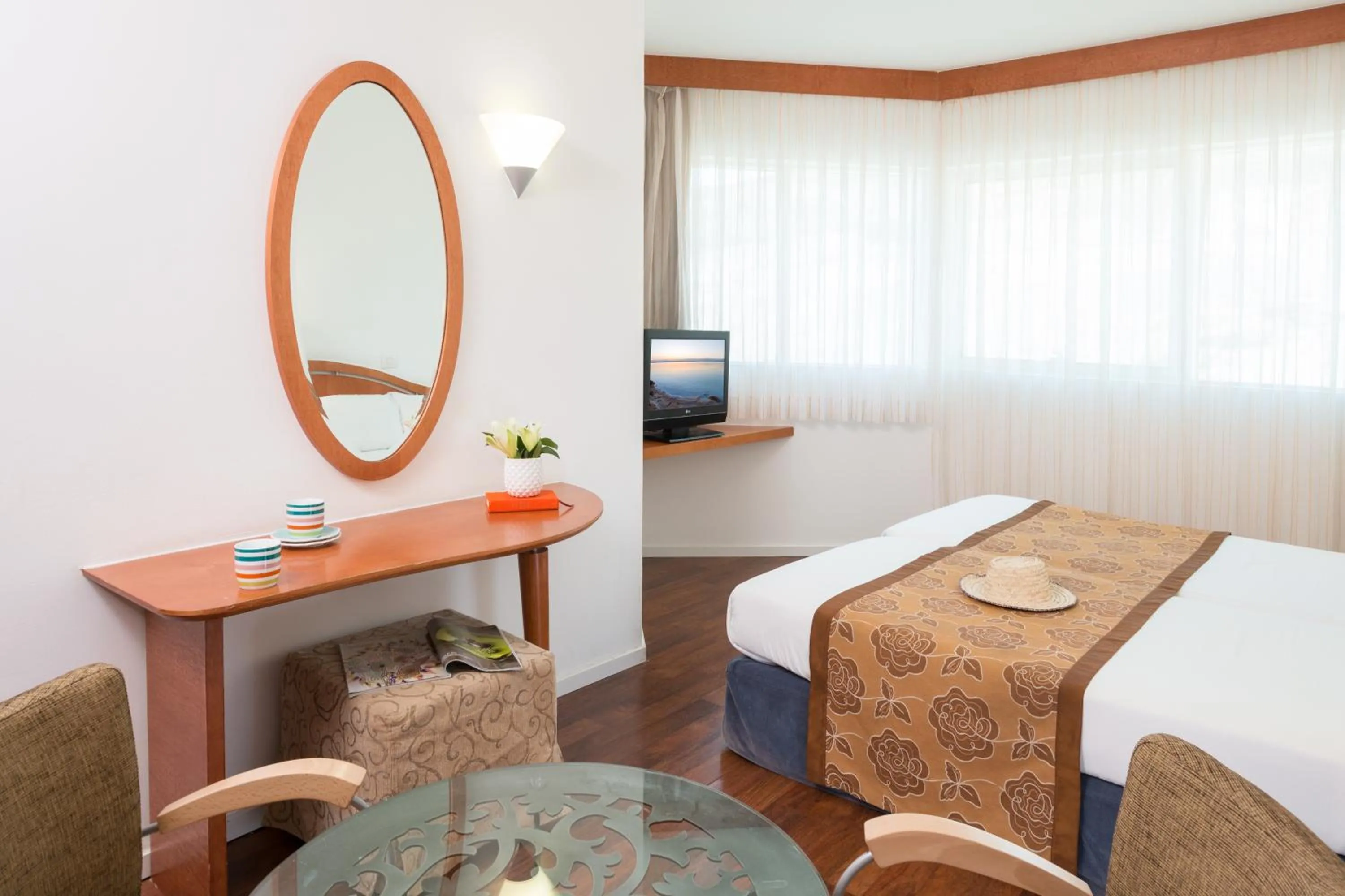 Bedroom, Bed in Leonardo Club Hotel Dead Sea - All Inclusive