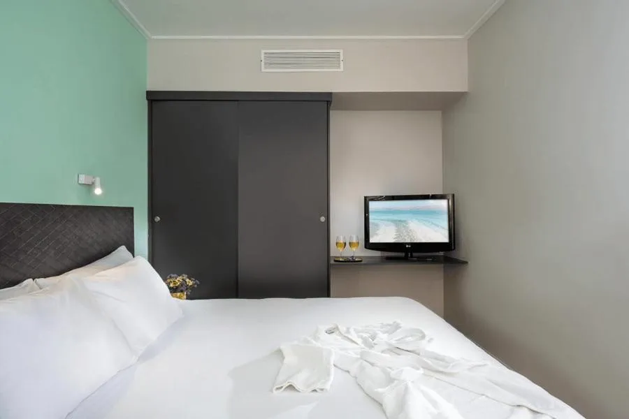 Bed in Leonardo Club Hotel Dead Sea - All Inclusive