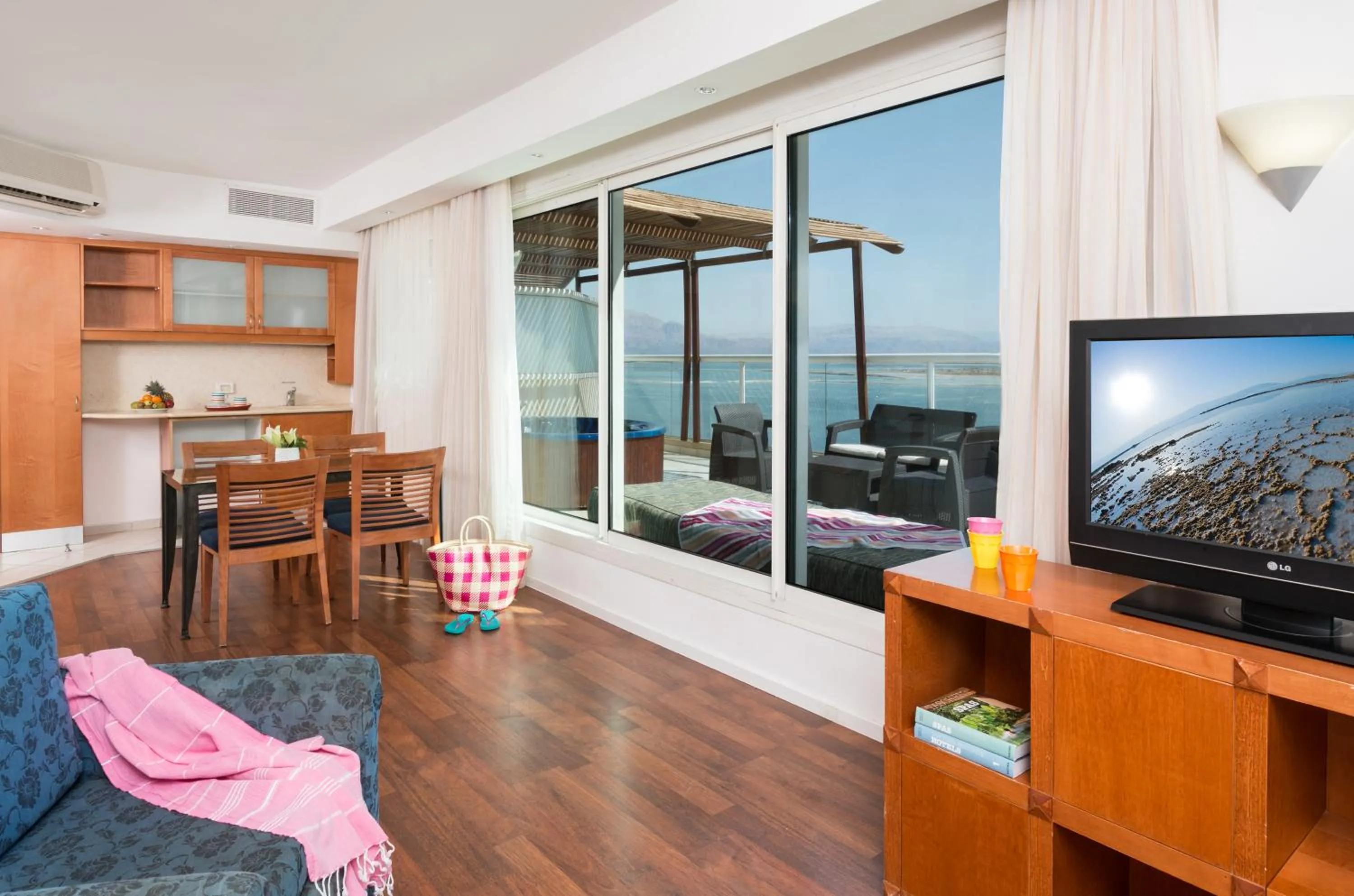 Seating area in Leonardo Club Hotel Dead Sea - All Inclusive