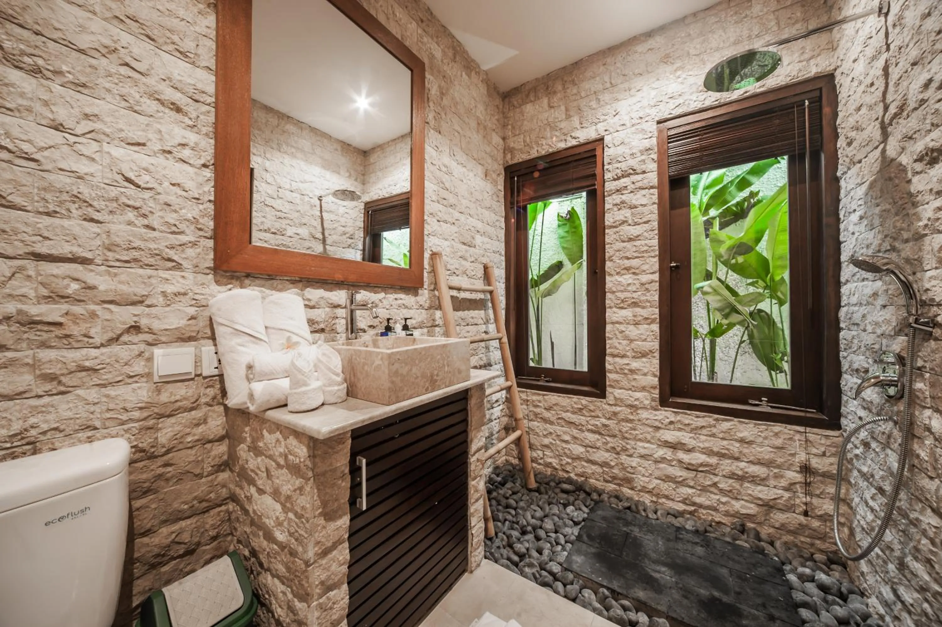 Toilet in Villa Pearl Seminyak