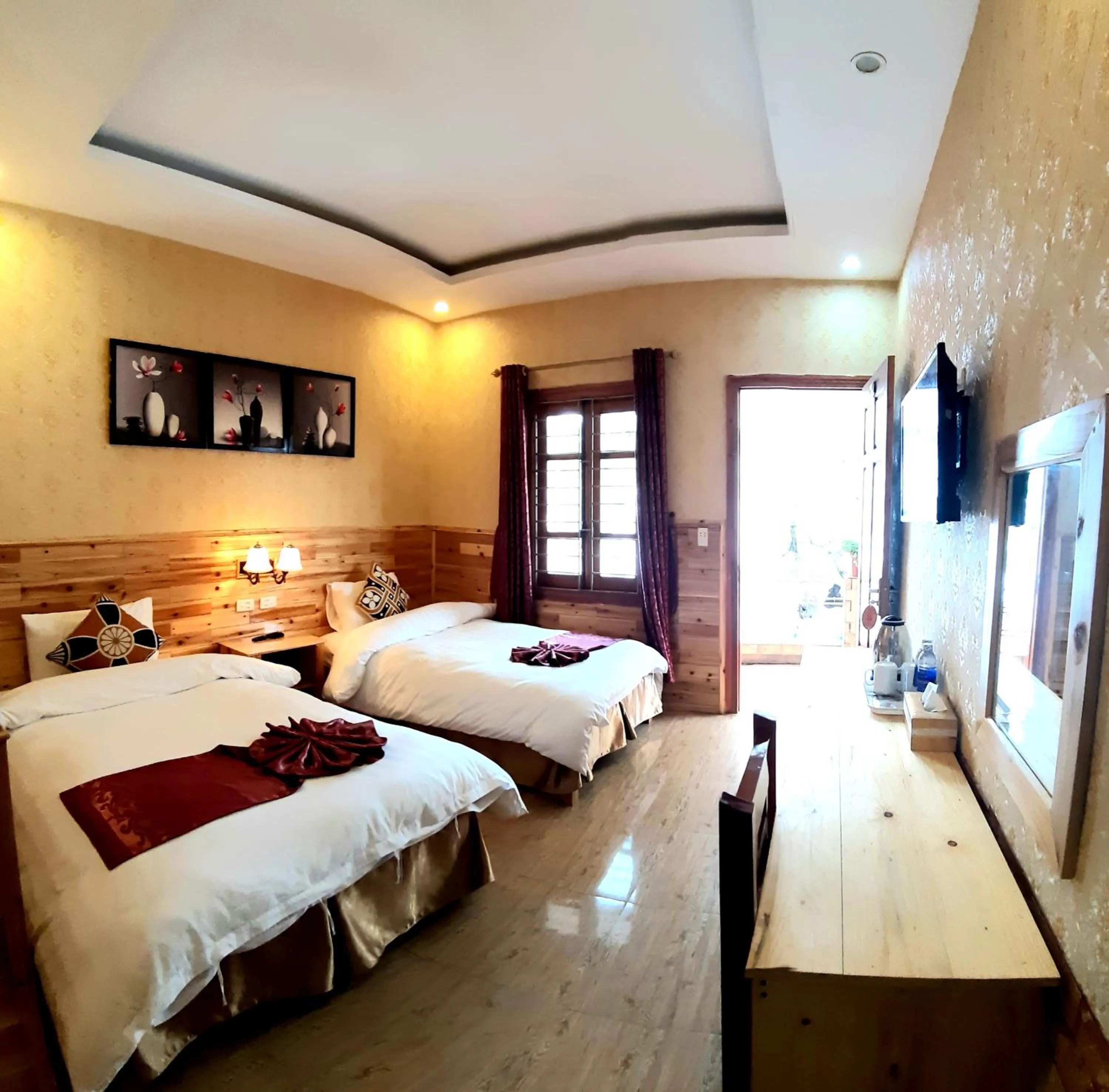 Photo of the whole room, Bed in Dang Khoa Garden Inn