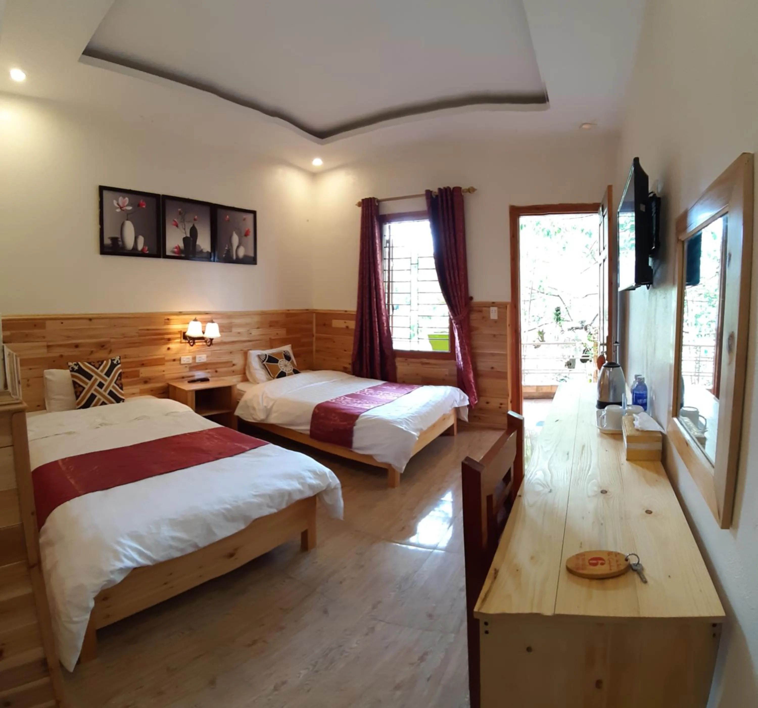 Photo of the whole room, Bed in Dang Khoa Garden Inn