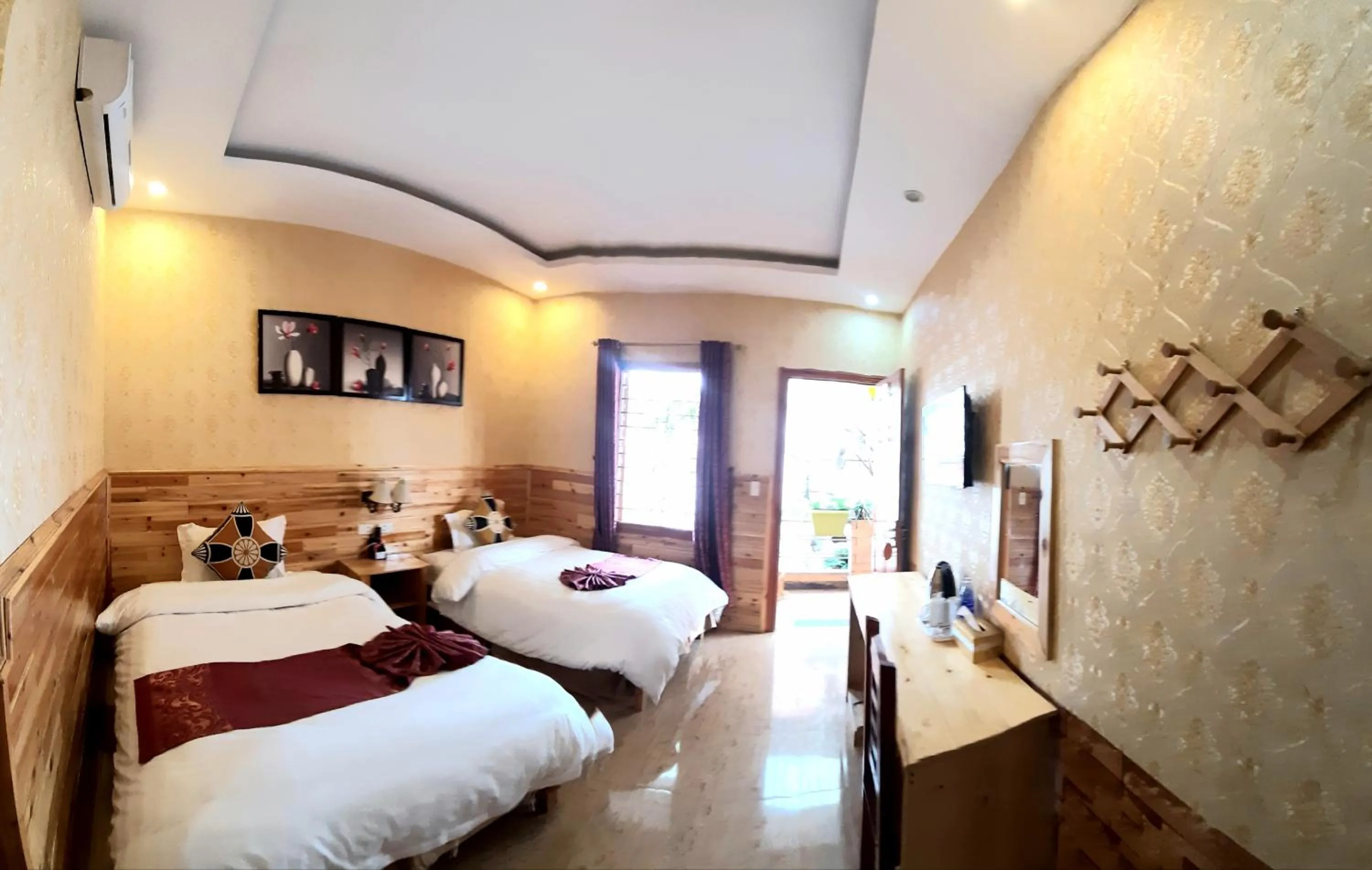 Photo of the whole room, Bed in Dang Khoa Garden Inn