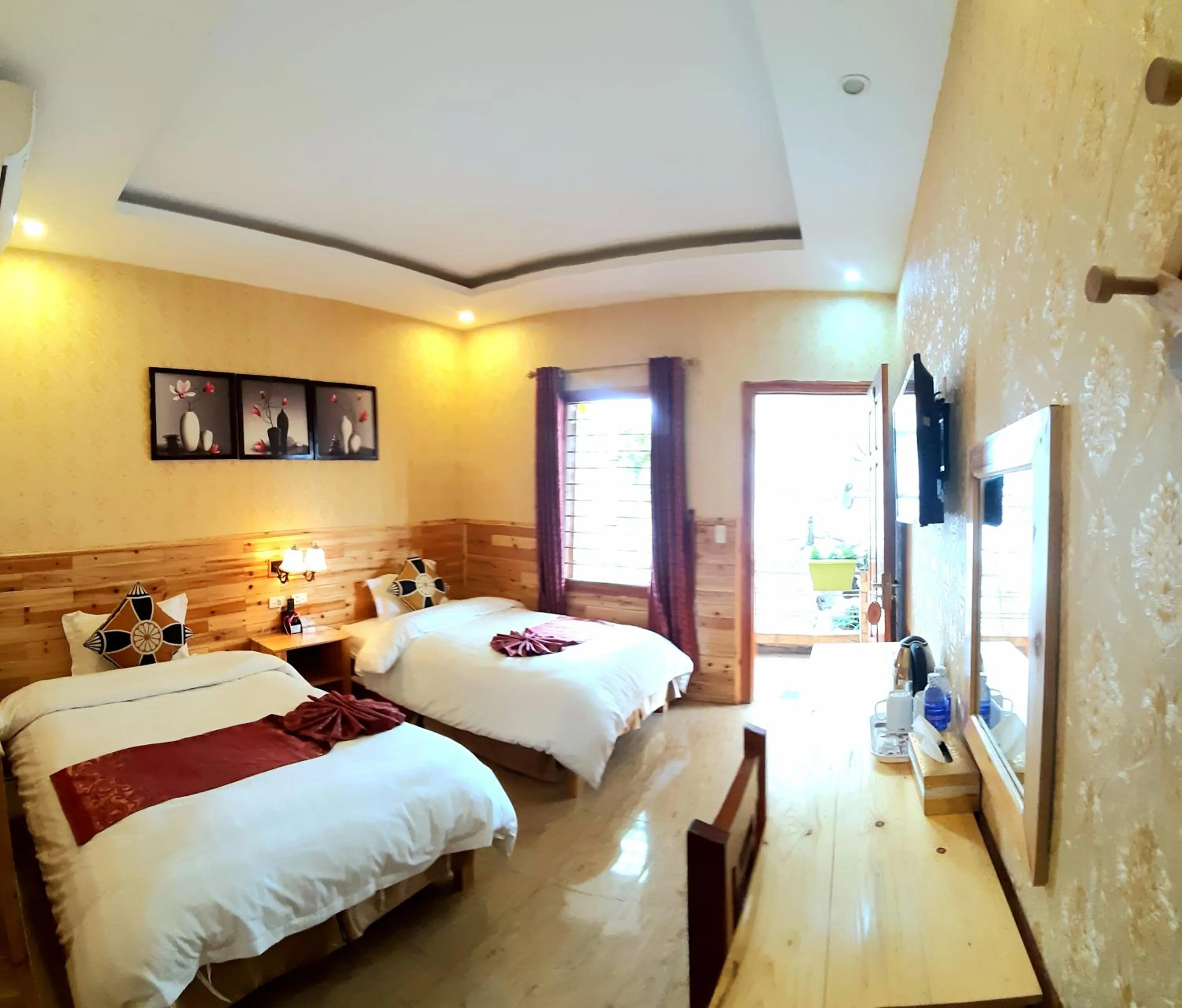 Photo of the whole room, Bed in Dang Khoa Garden Inn