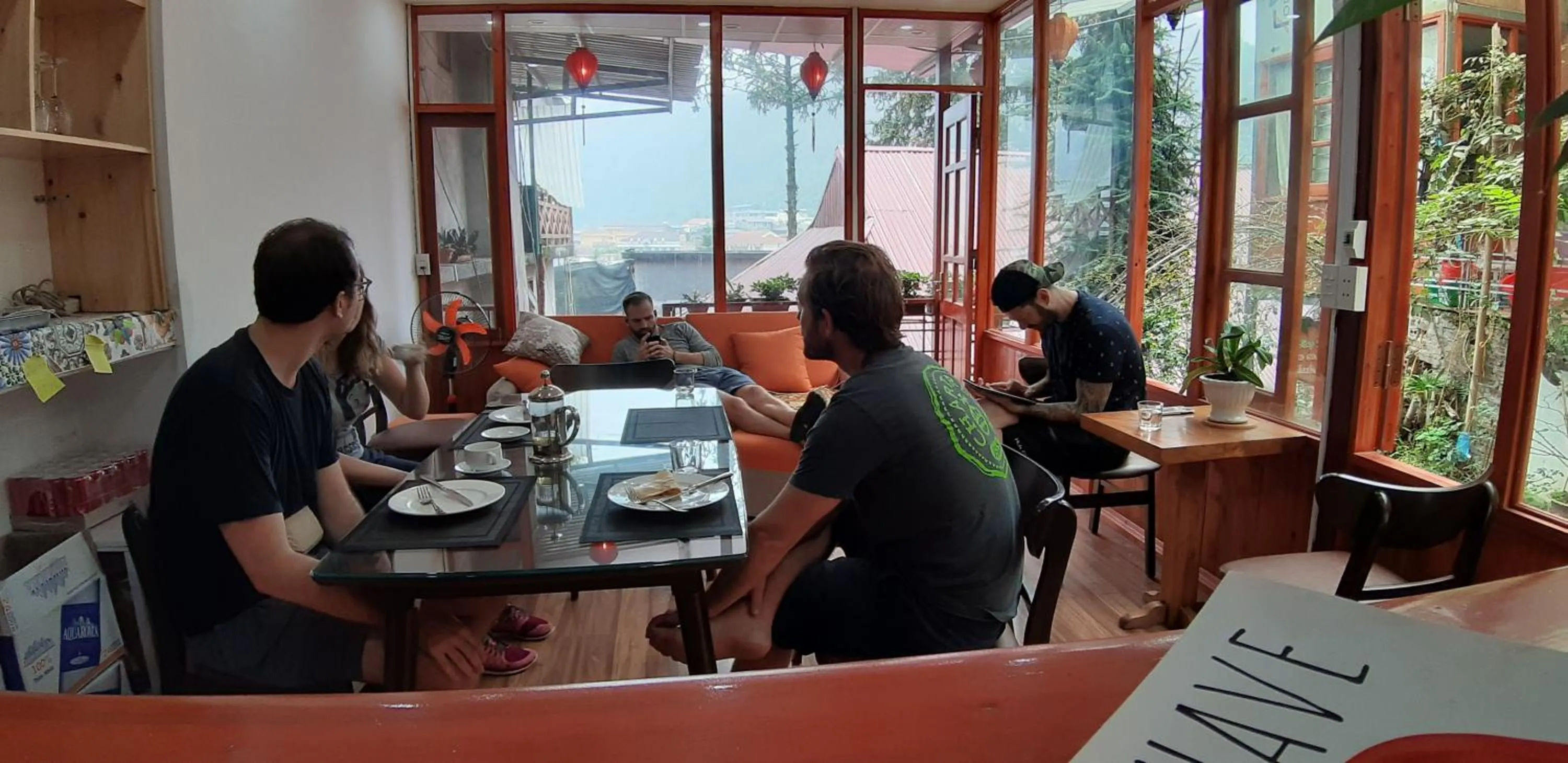 Restaurant/places to eat in Dang Khoa Garden Inn