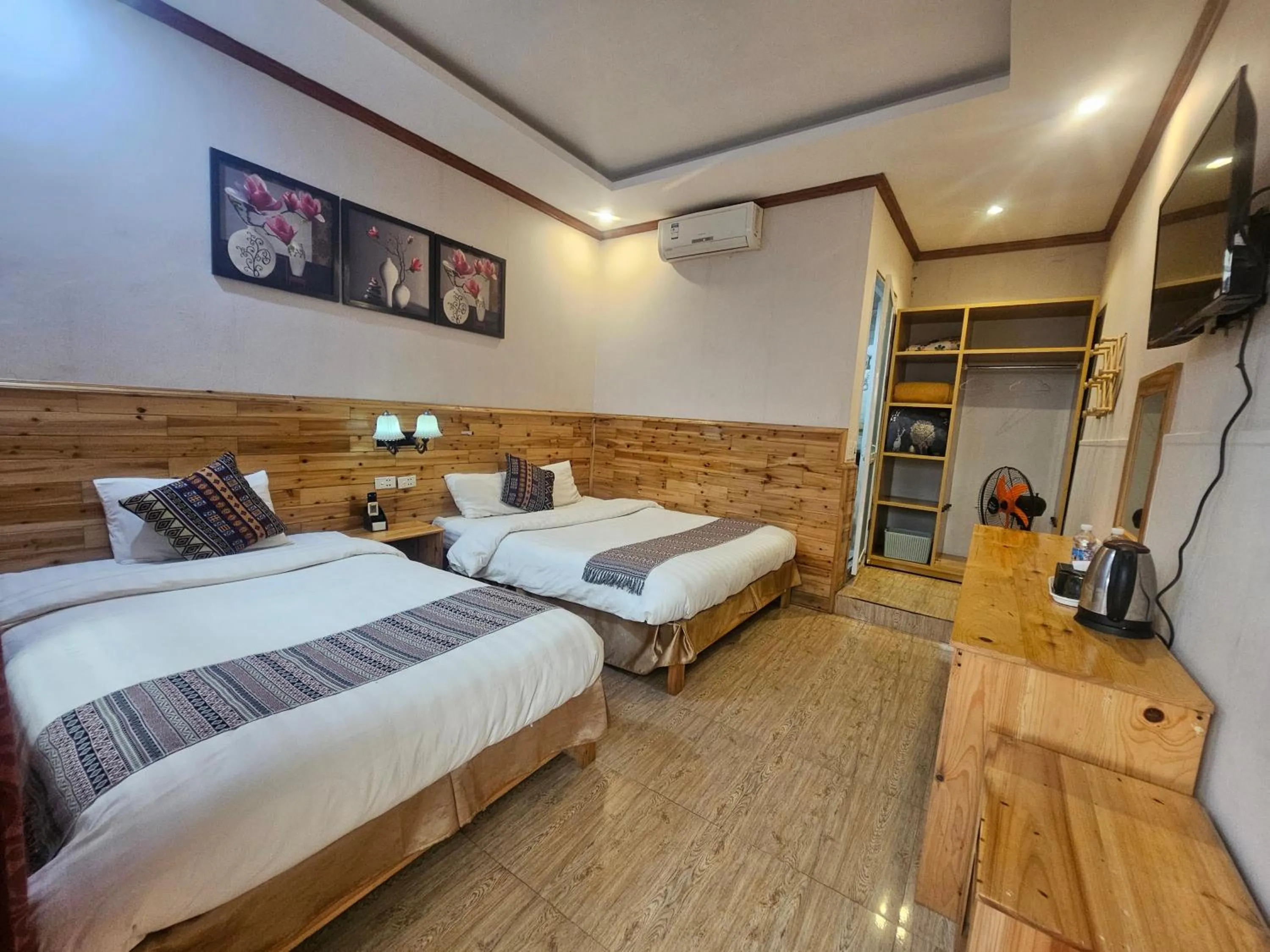 Bed in Dang Khoa Garden Inn