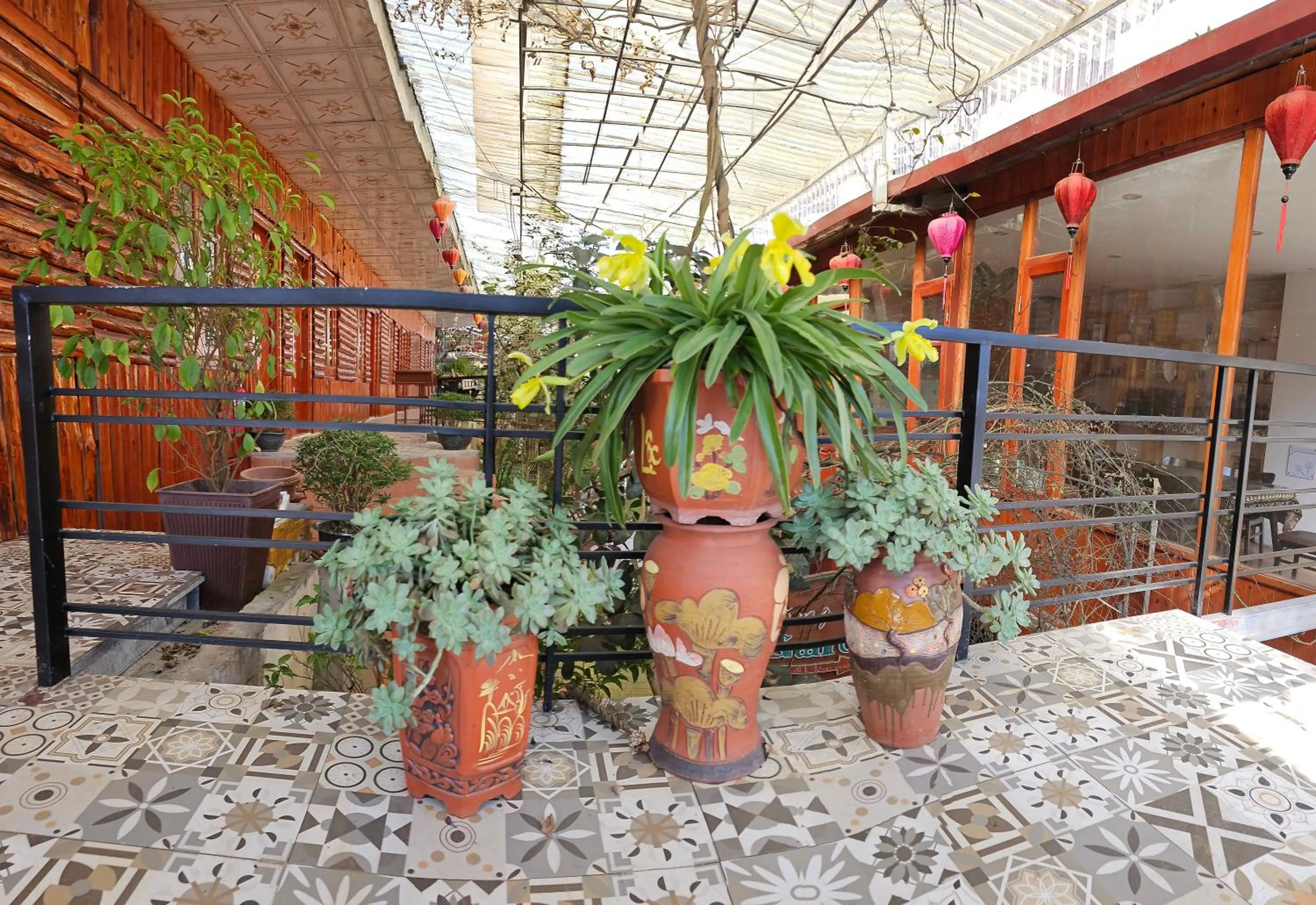 Patio in Dang Khoa Garden Inn