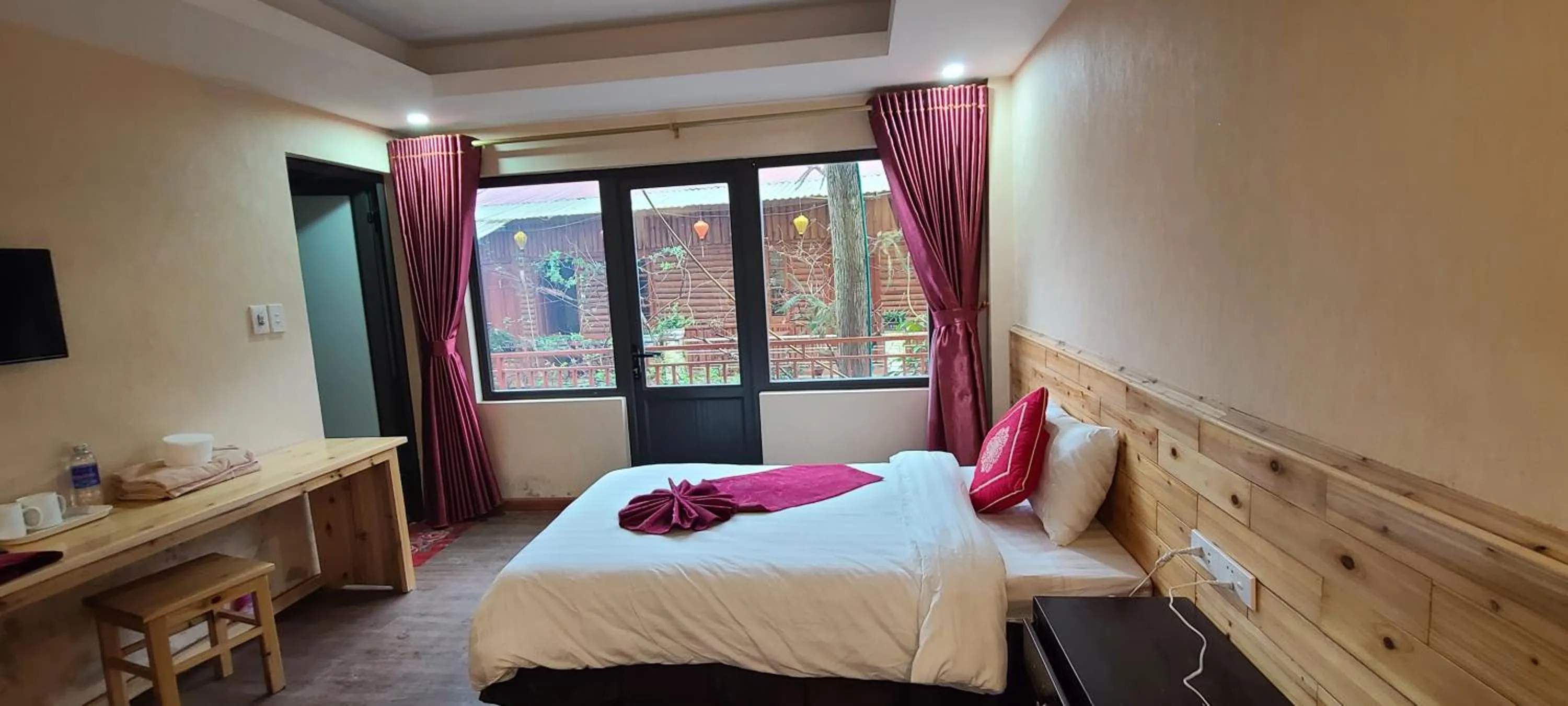 Bed in Dang Khoa Garden Inn