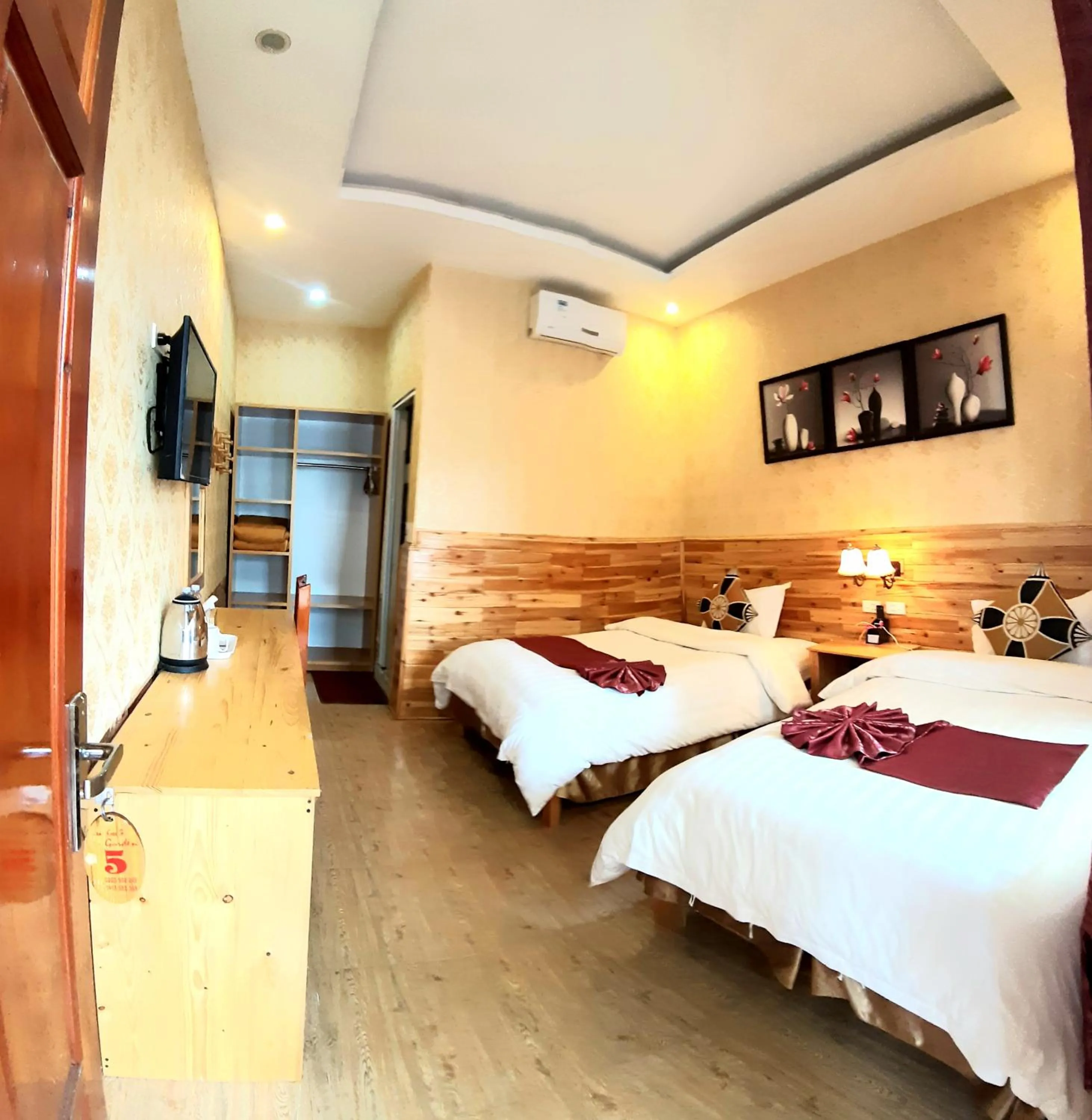 Bed in Dang Khoa Garden Inn