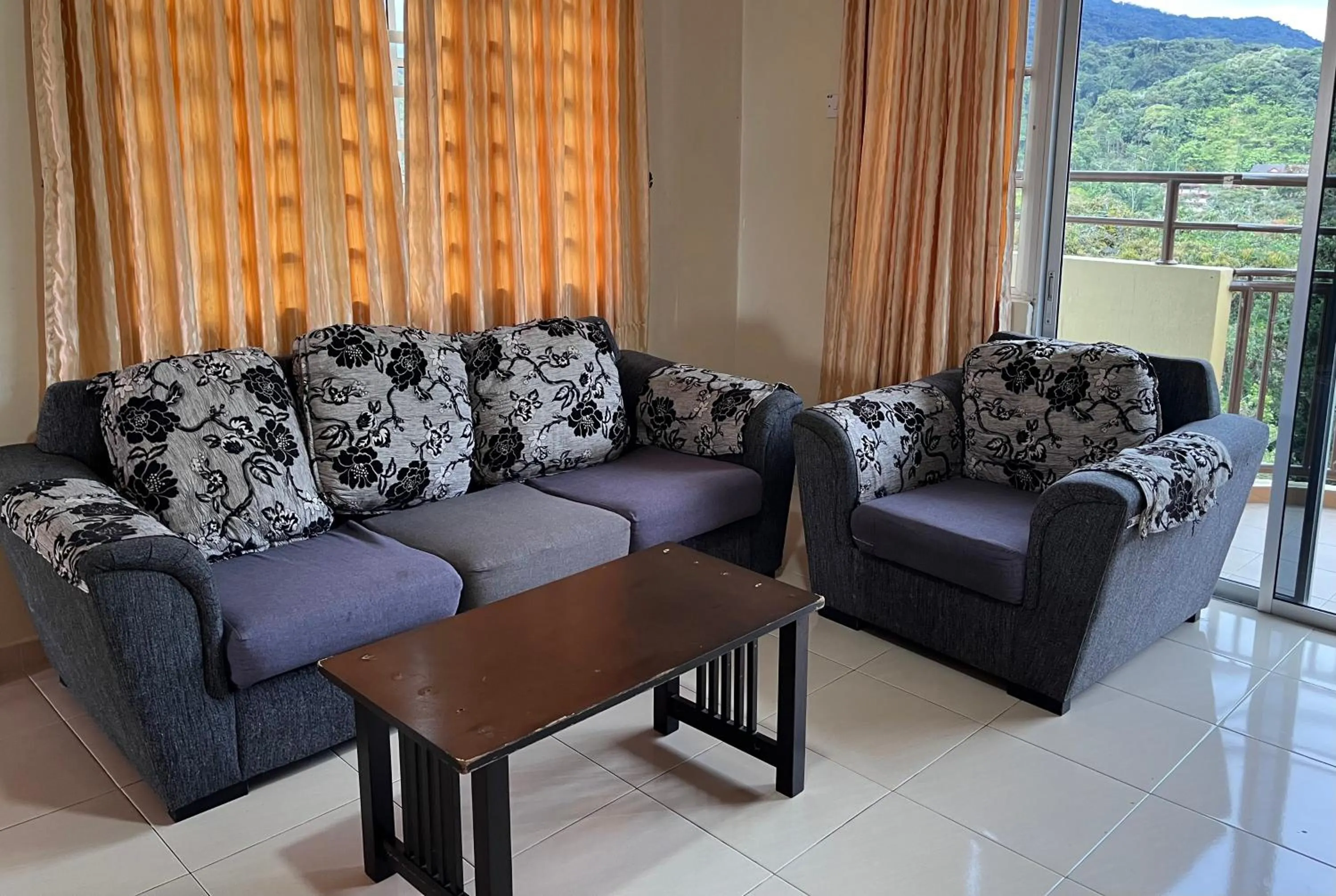 Cameron Supersave Apartment @ Crown Imperial Court