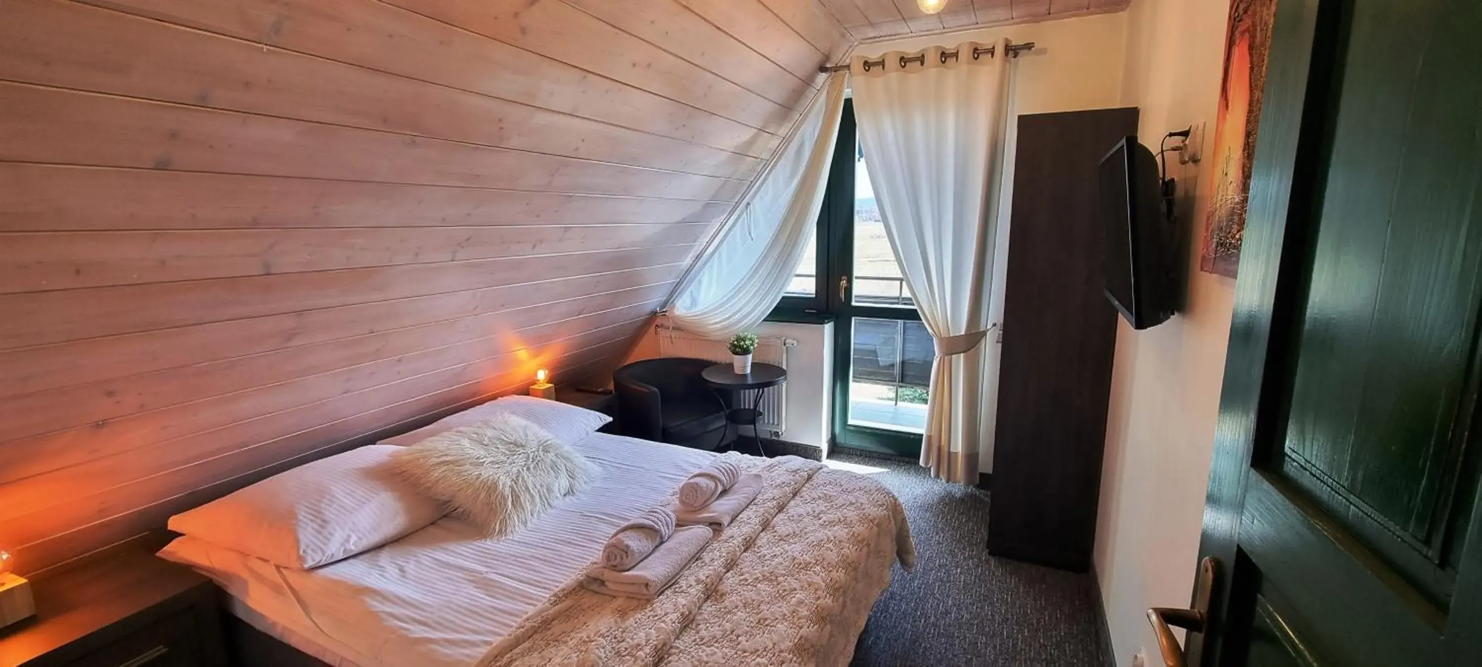 Triple Room with Balcony in Gościniec Na Brzyzku Triple Room with Balcony in Gościniec Na Brzyzku
