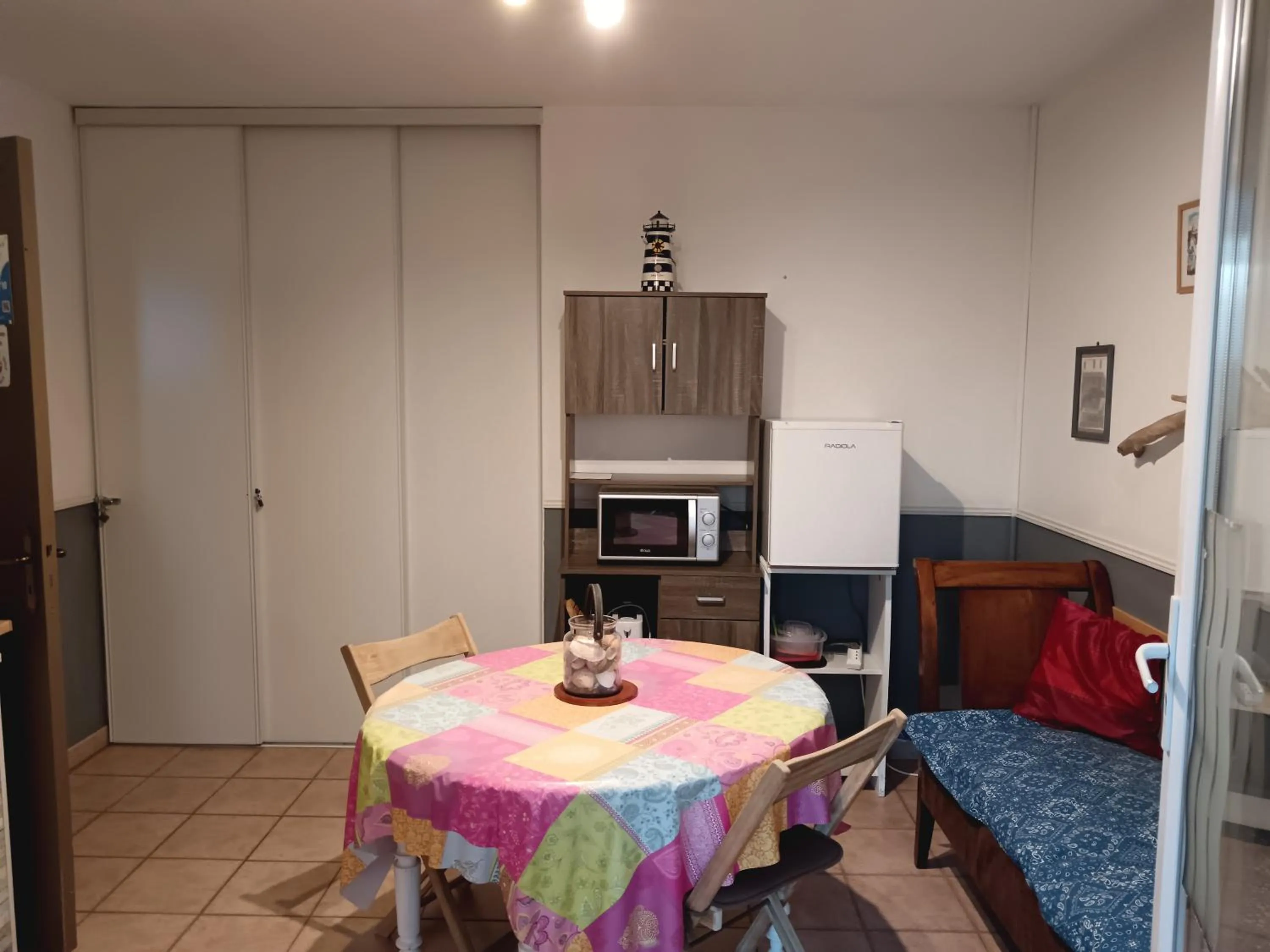 Chambre les flamants, climatisation, avec vue imprenable sur les étangs, petit déjeuner offert