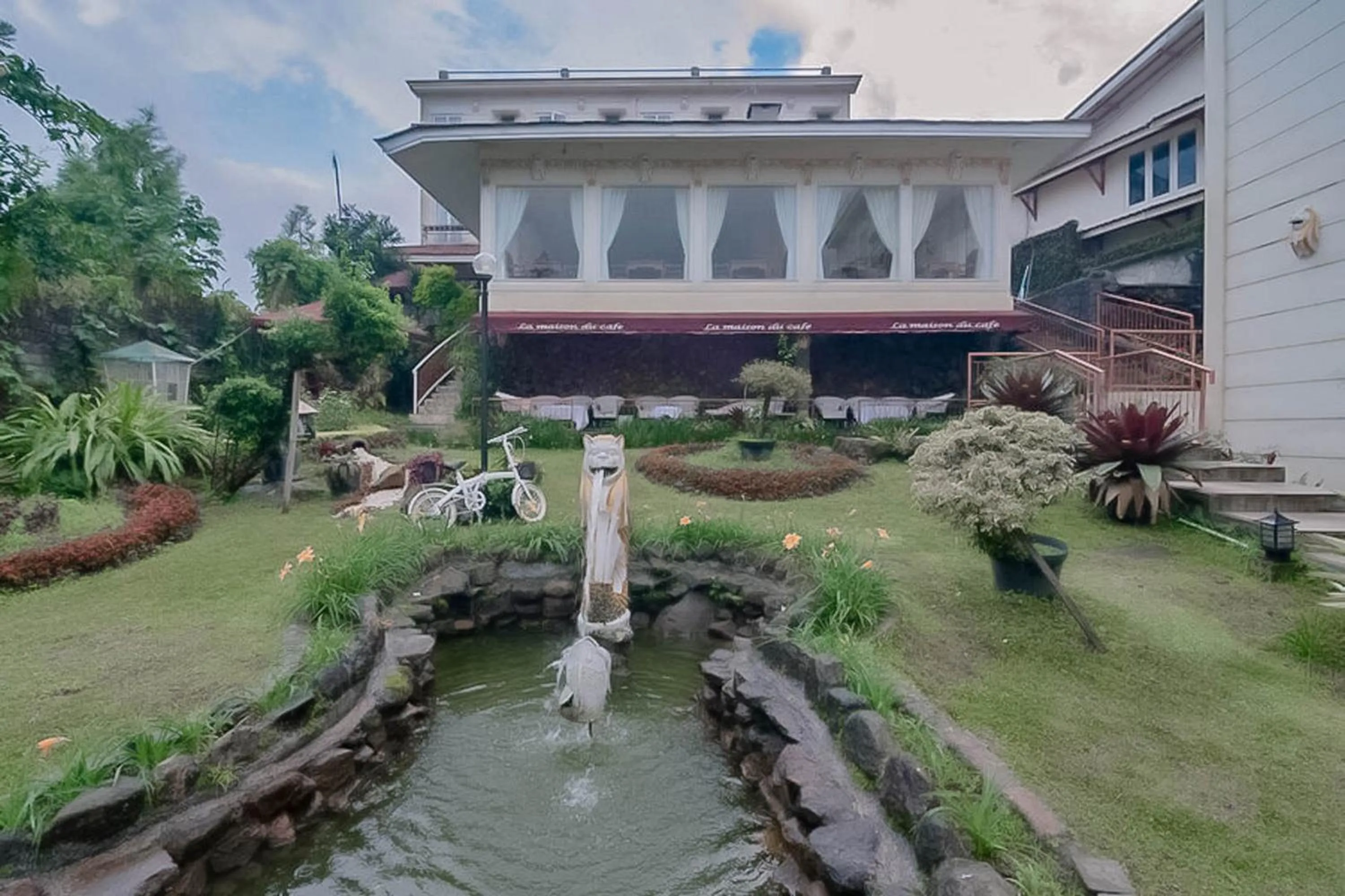 Garden view in Urbanview Hotel Mon Bel Cibodas by RedDoorz