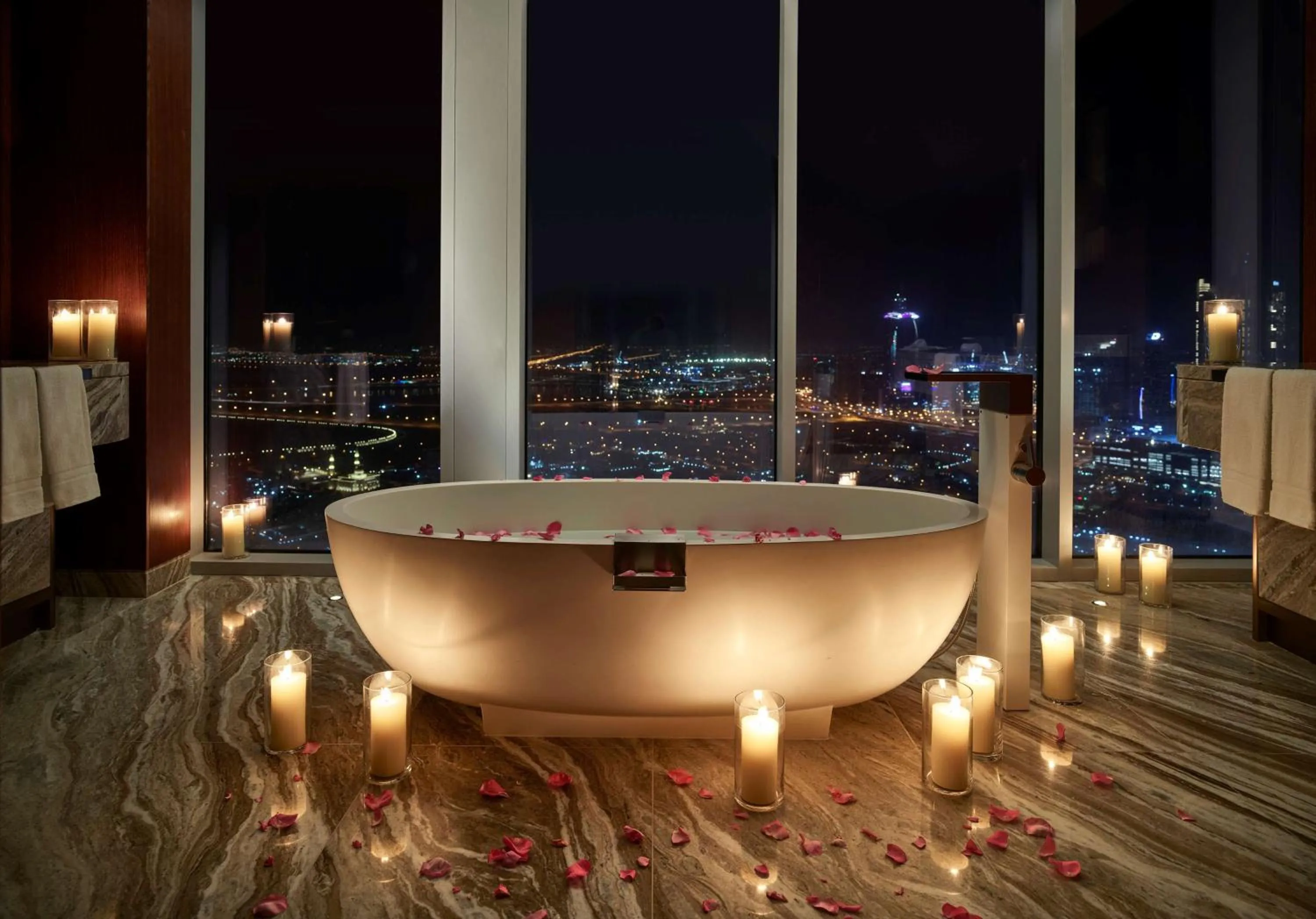 Bathroom in Waldorf Astoria Dubai International Financial Centre