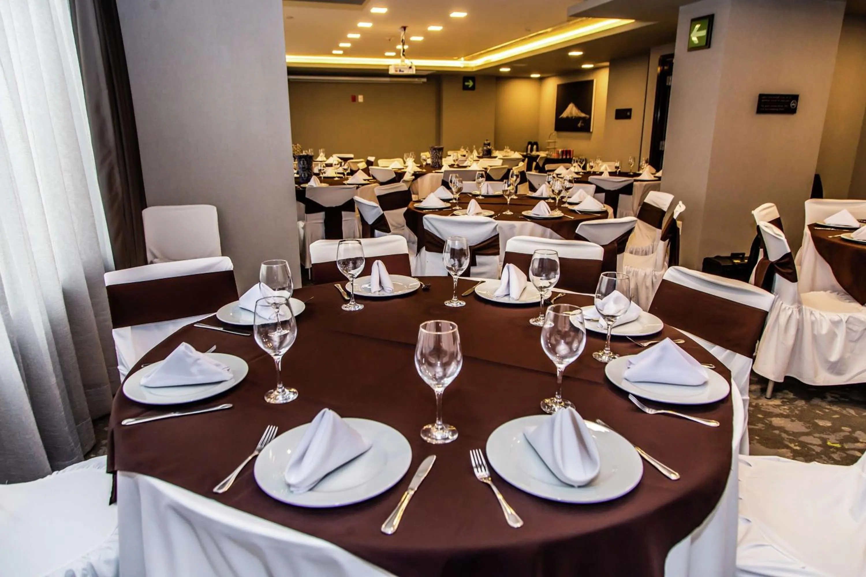 Dining area in Hampton Inn & Suites By Hilton Puebla
