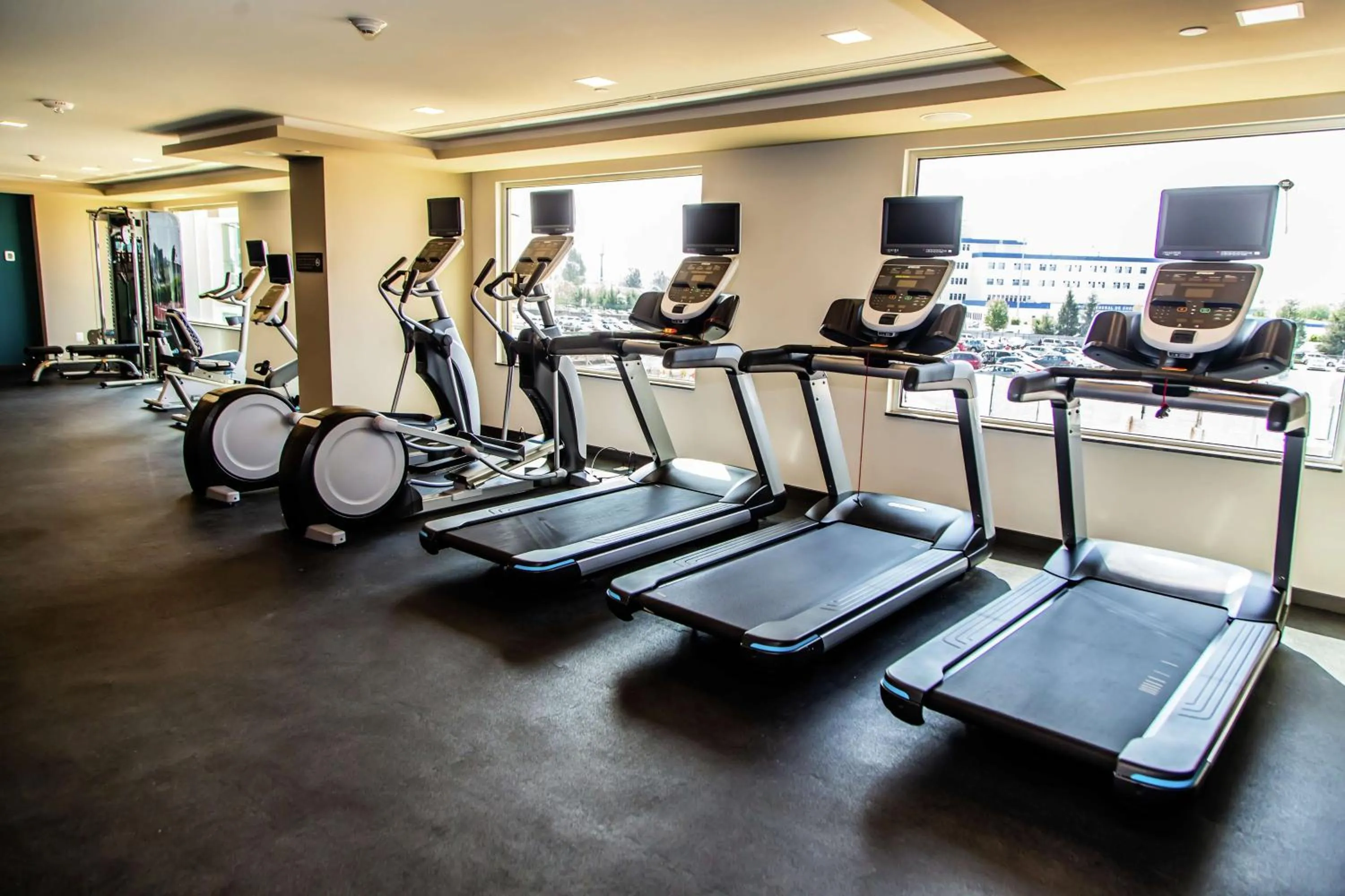 Fitness centre/facilities in Hampton Inn & Suites By Hilton Puebla