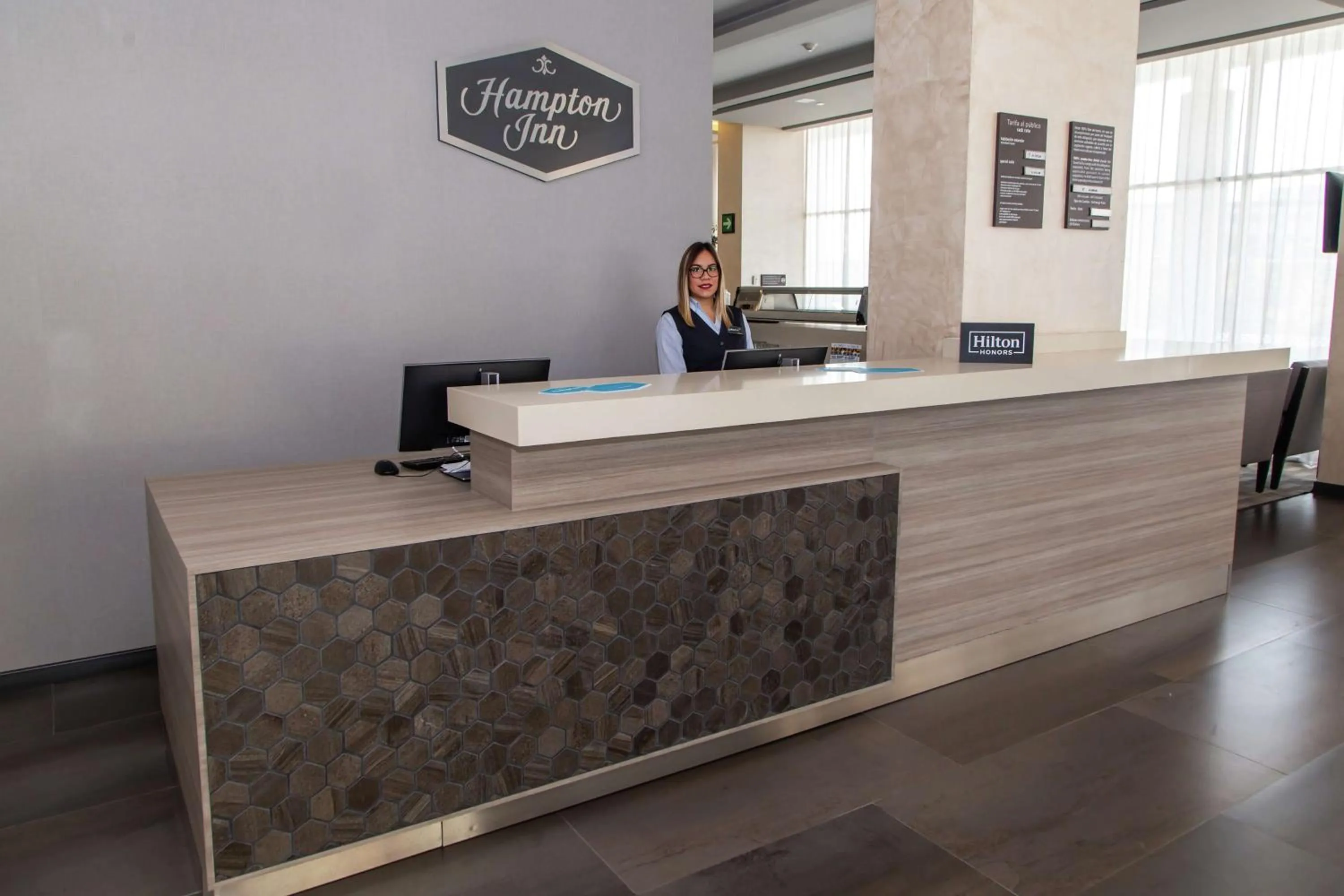 Lobby or reception in Hampton Inn & Suites By Hilton Puebla
