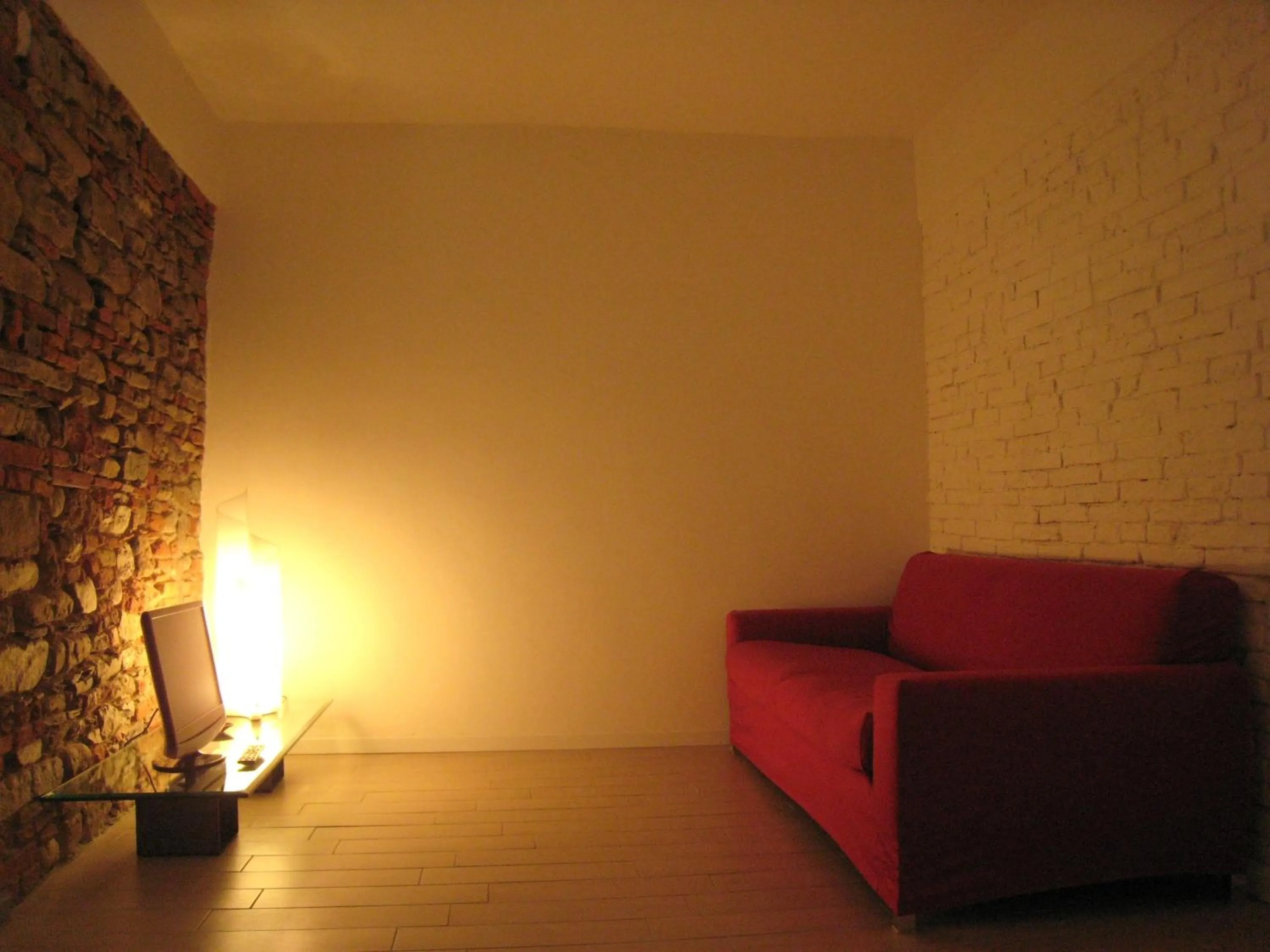 Communal lounge/ TV room in Rinathos Guesthouse