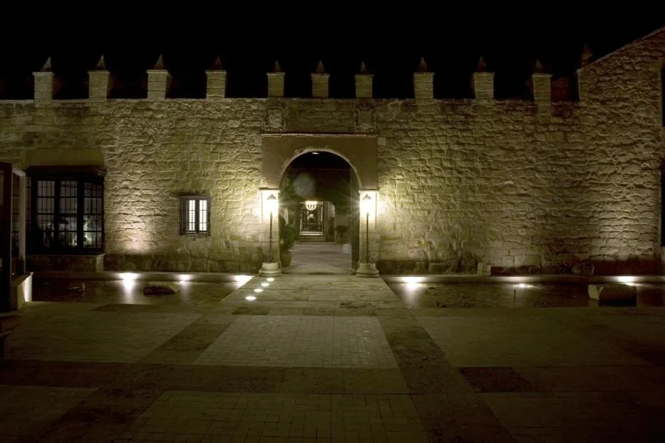 Facade/entrance in Hotel Palacio de Mengibar